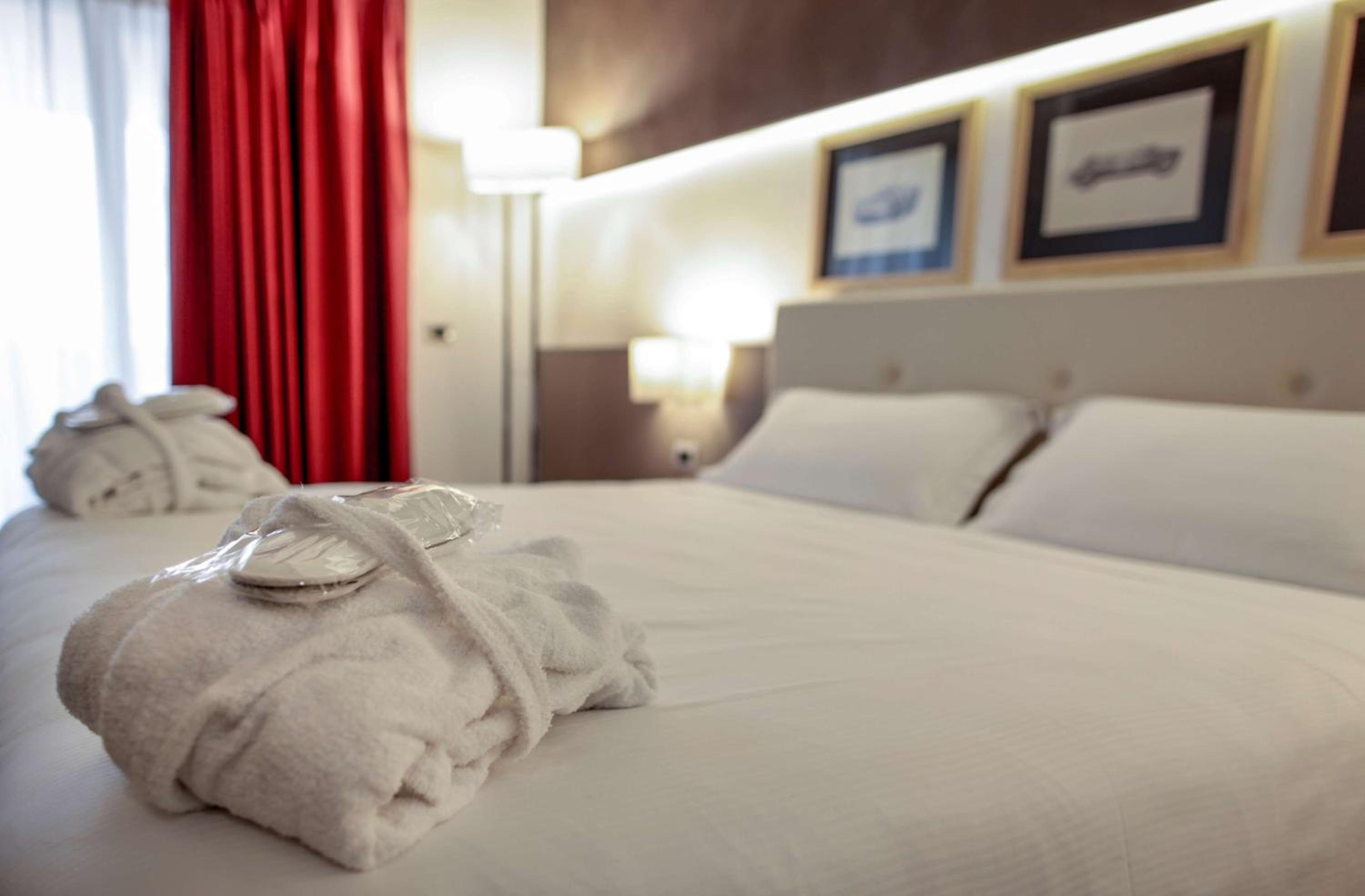 Comfort King Room with Balcony photo 2