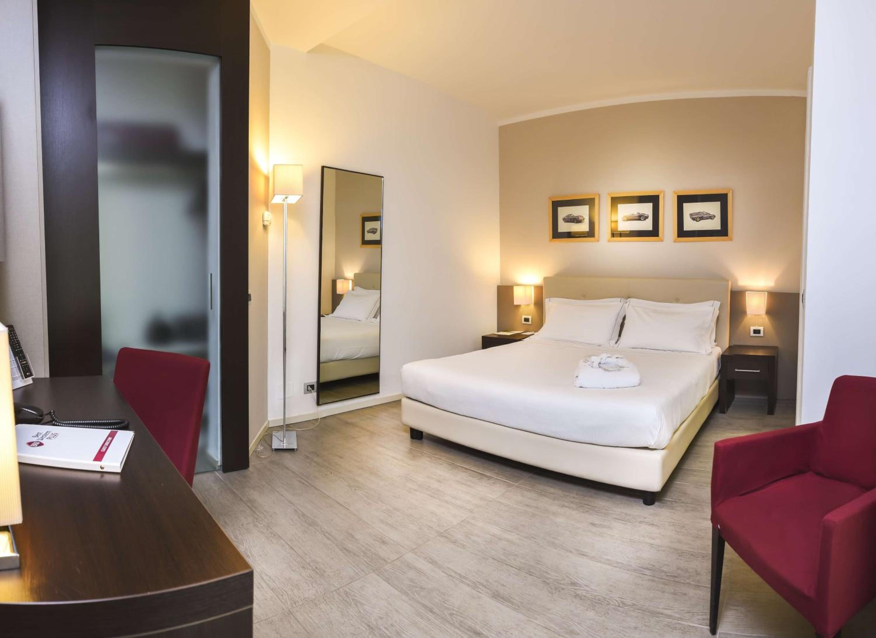 King Suite with Sofa Bed photo 3