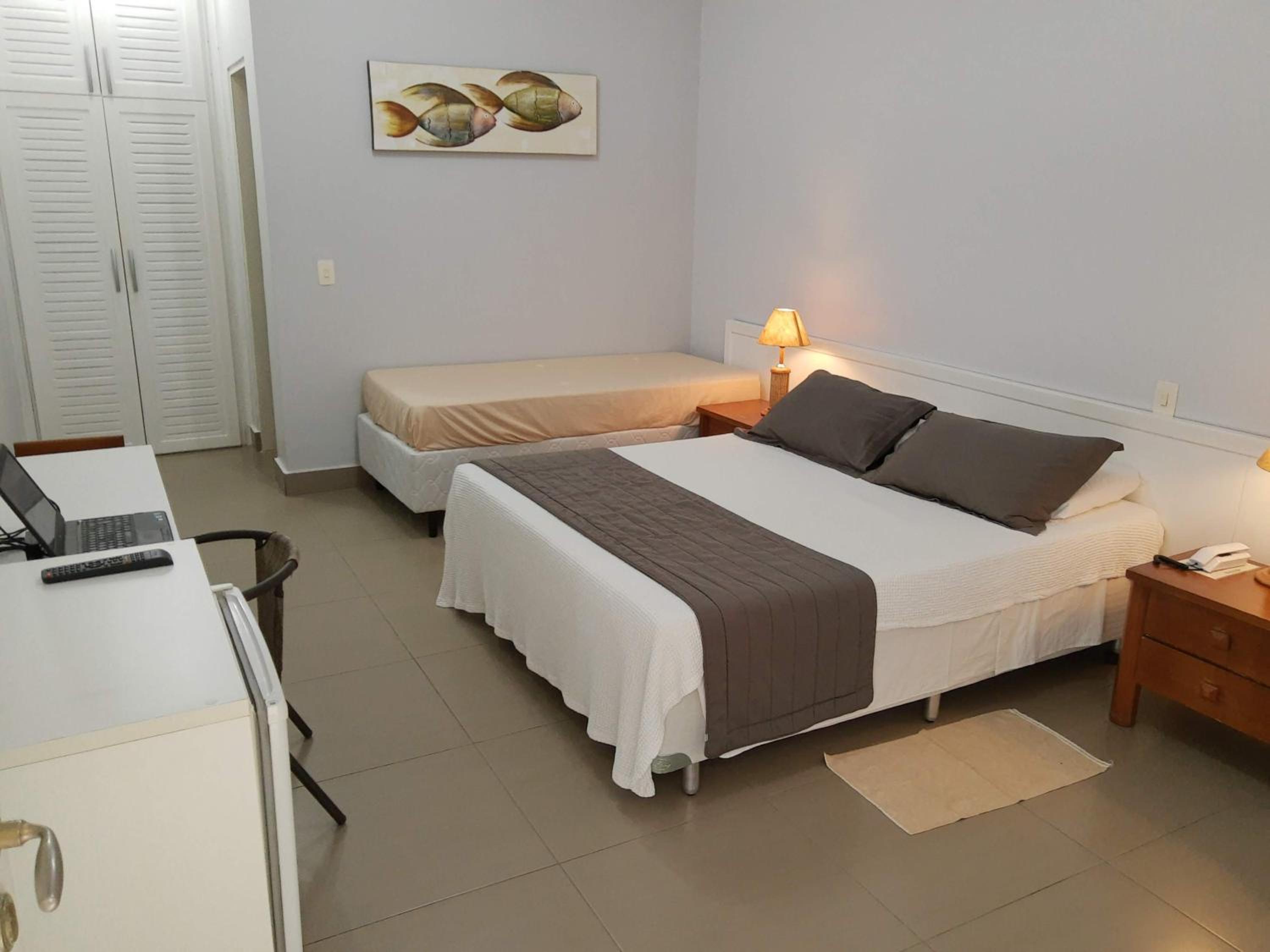 Deluxe Queen Suite