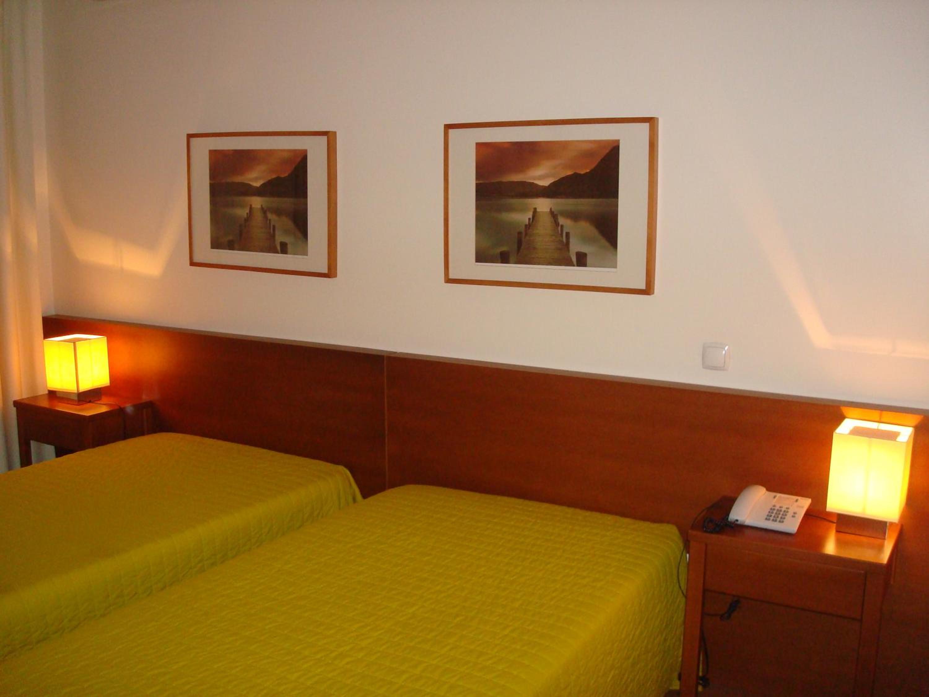 Twin Room - Photo 6