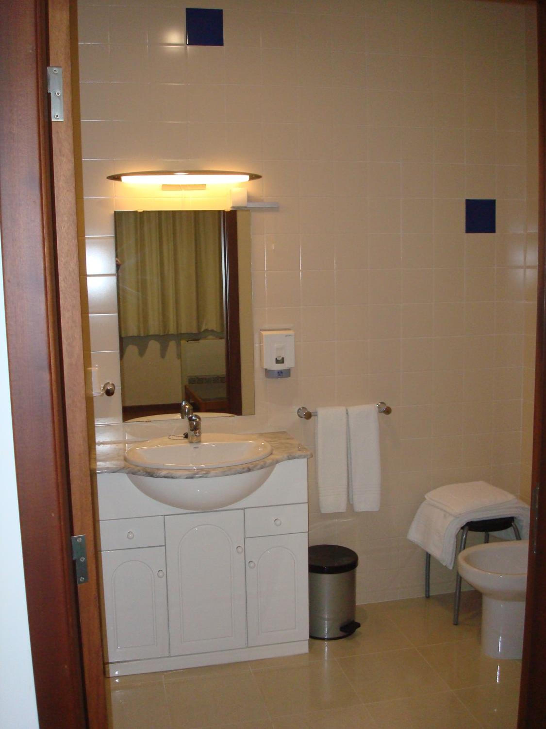 Twin Room - Photo 5