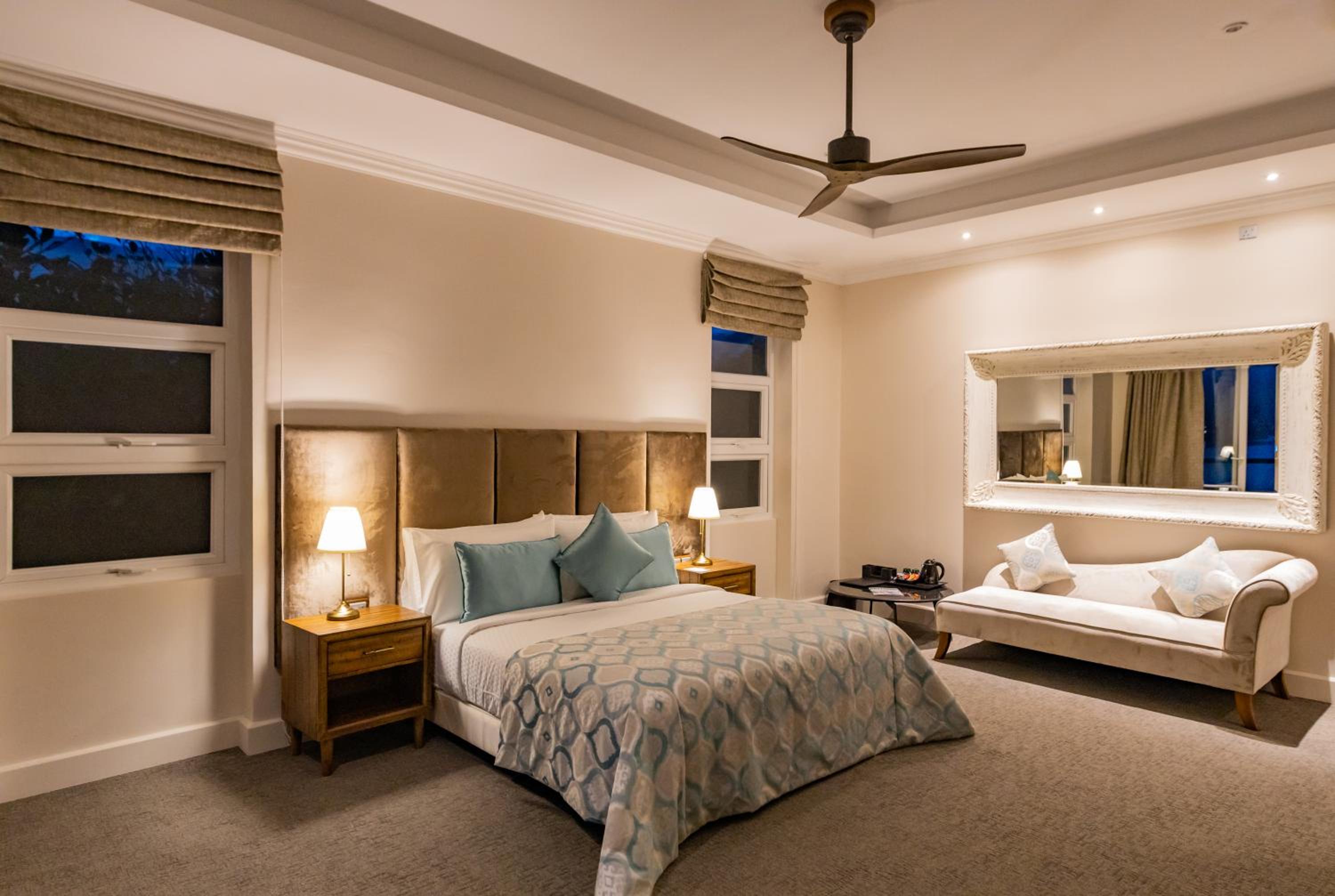 Superior suite with lake view and balcony