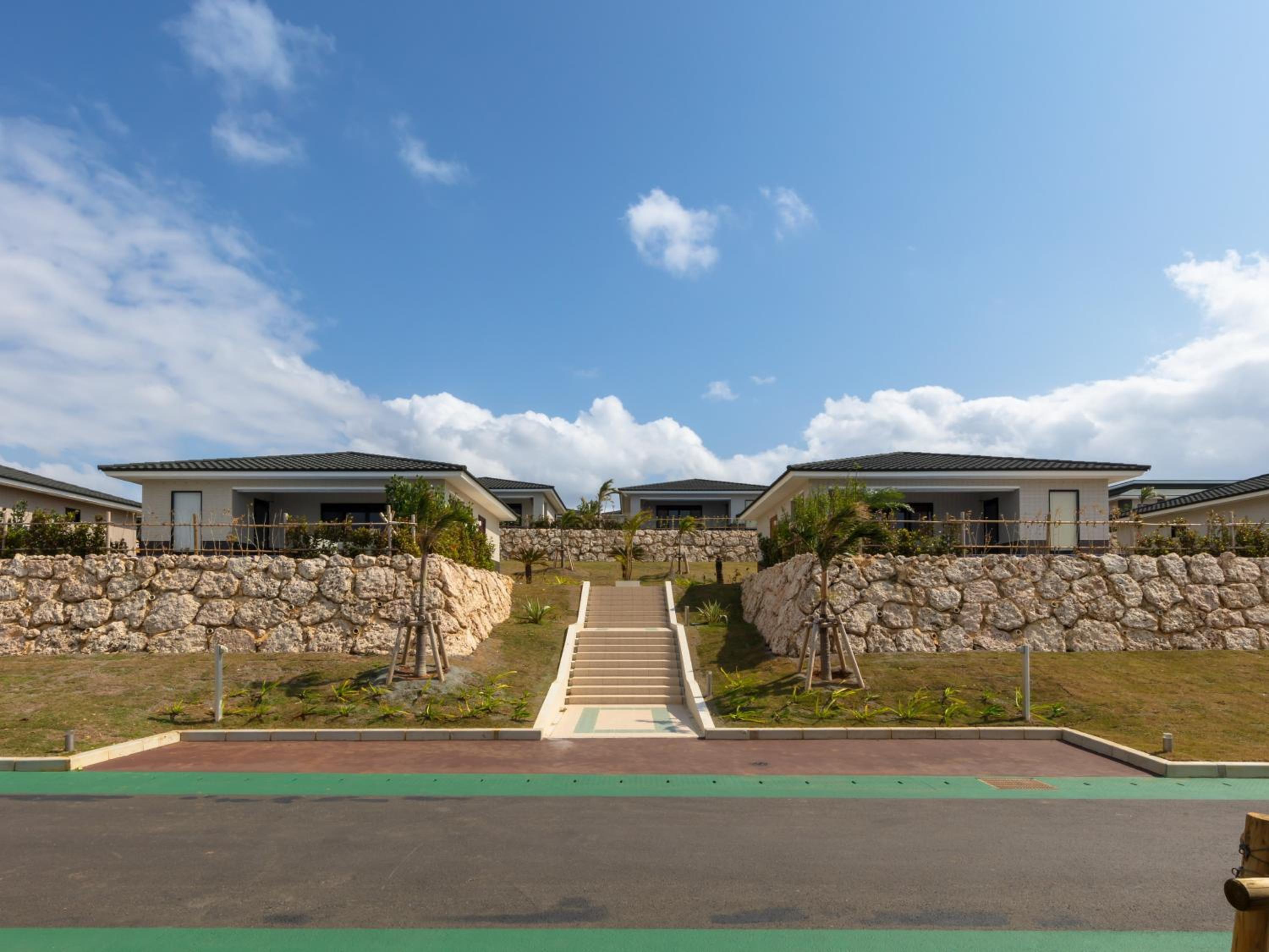 Villa with Private Pool - Photo 3