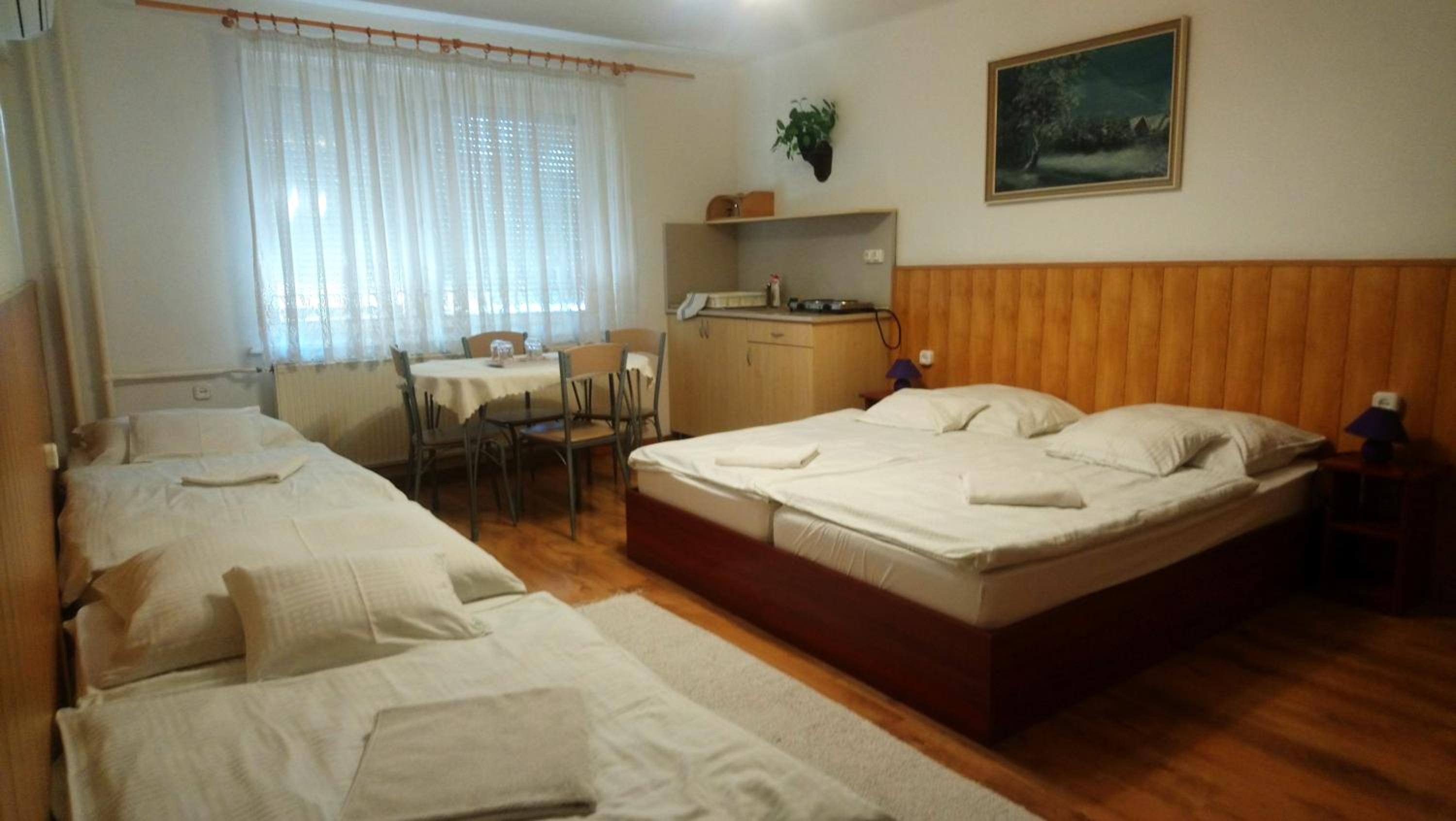 Quadruple Room - Photo 3