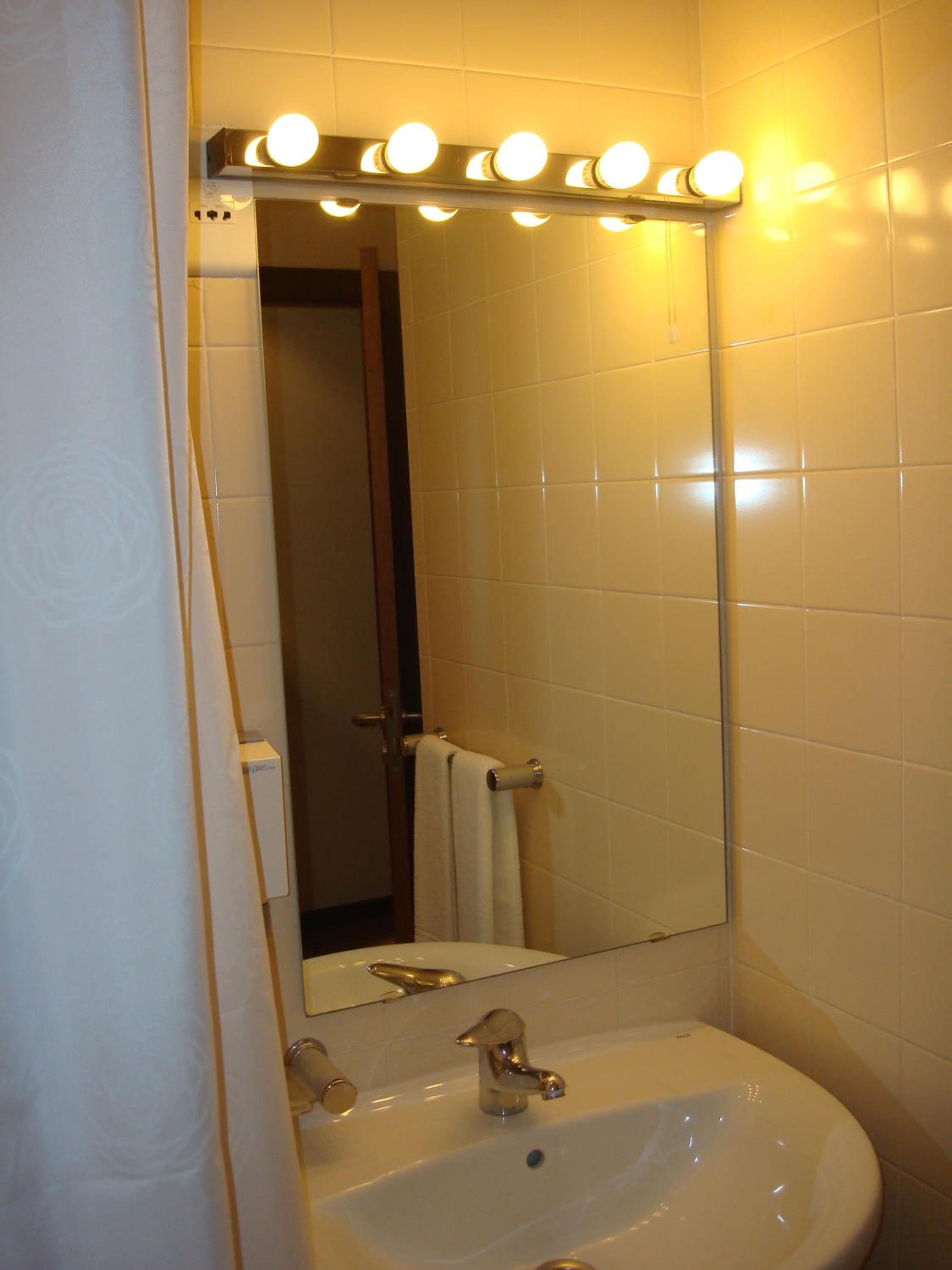 Double Room - Photo 6