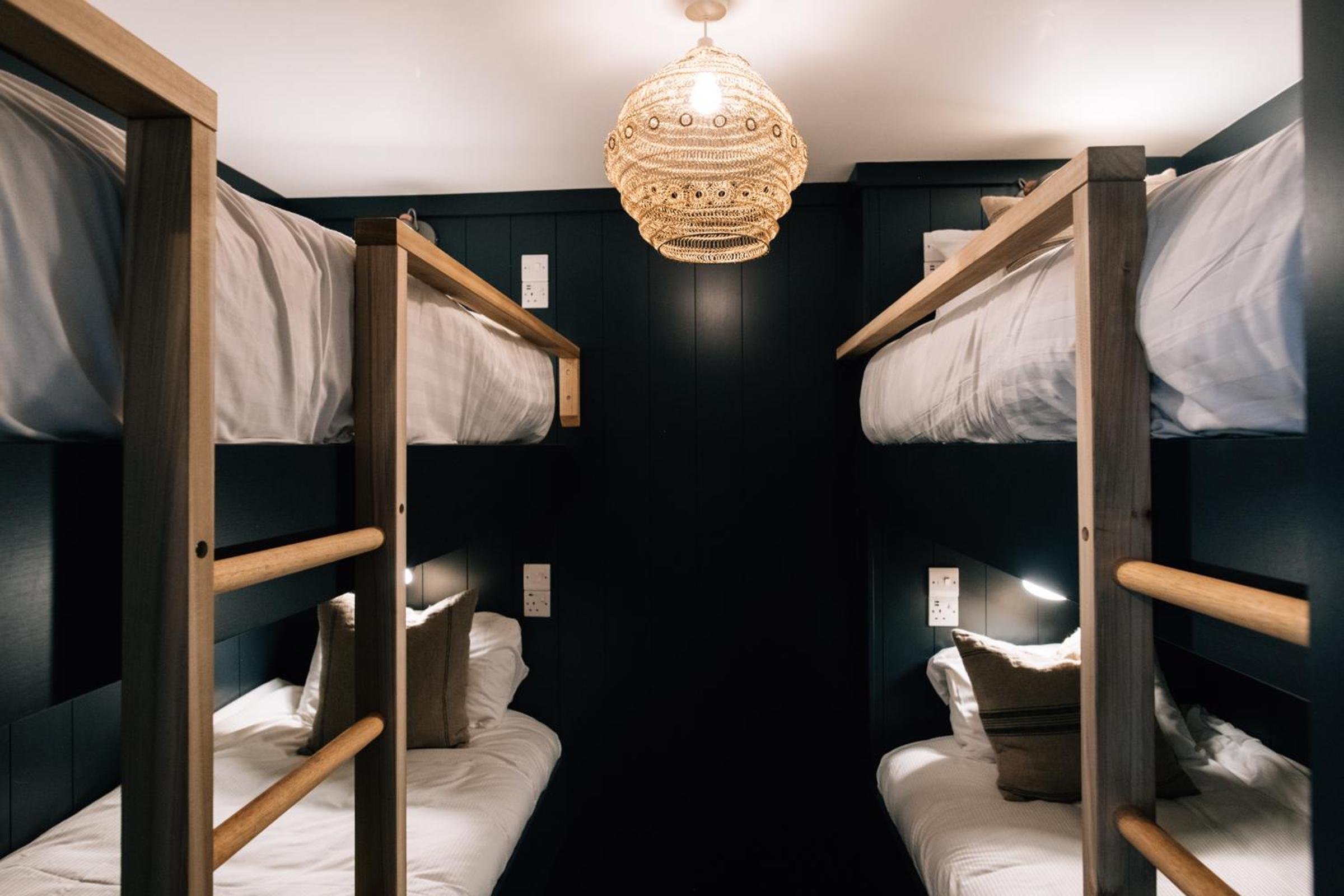 Standard Quadruple Room - Photo 5