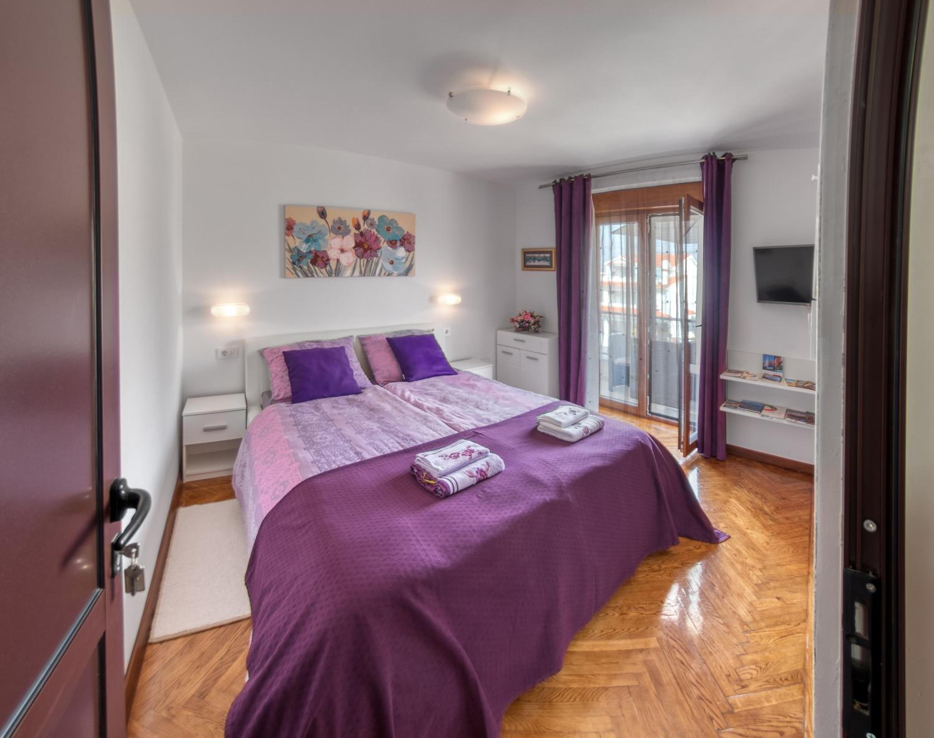 Queen Room with Balcony