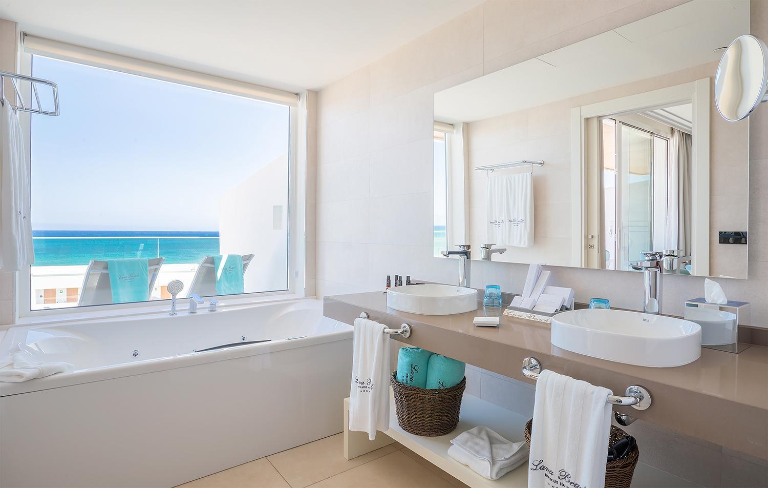 Deluxe Room Sea View Spa Access included