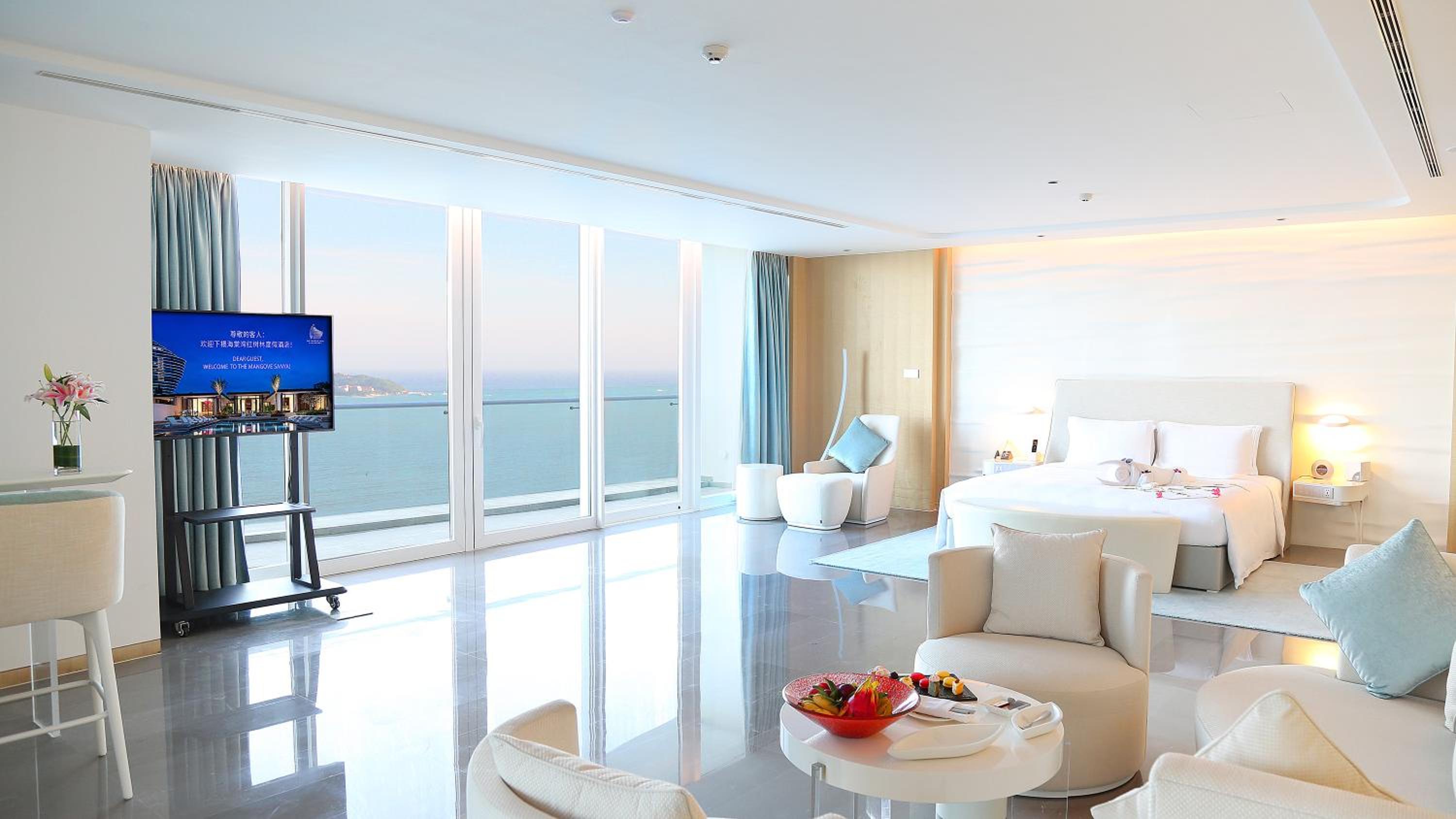 270º Royal Ocean View Suite photo 2
