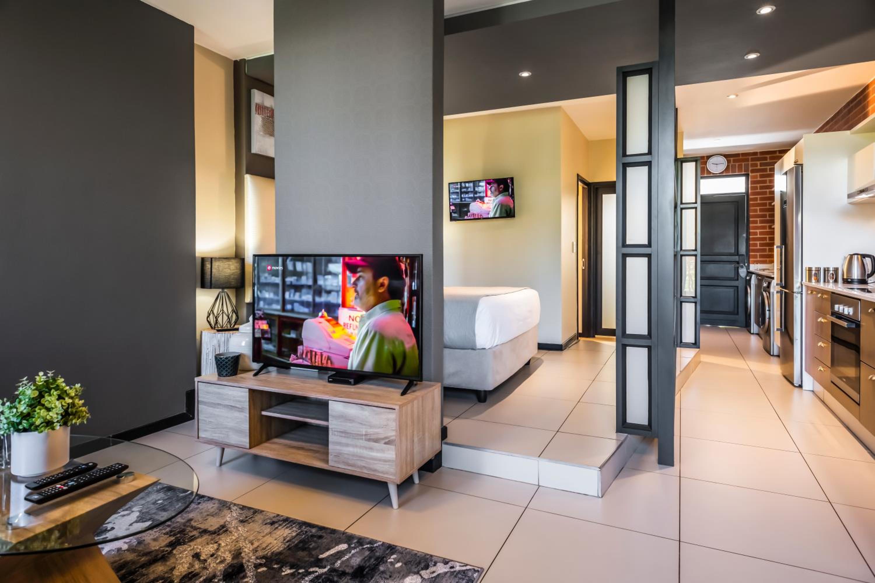 Studio Apartment photo 2