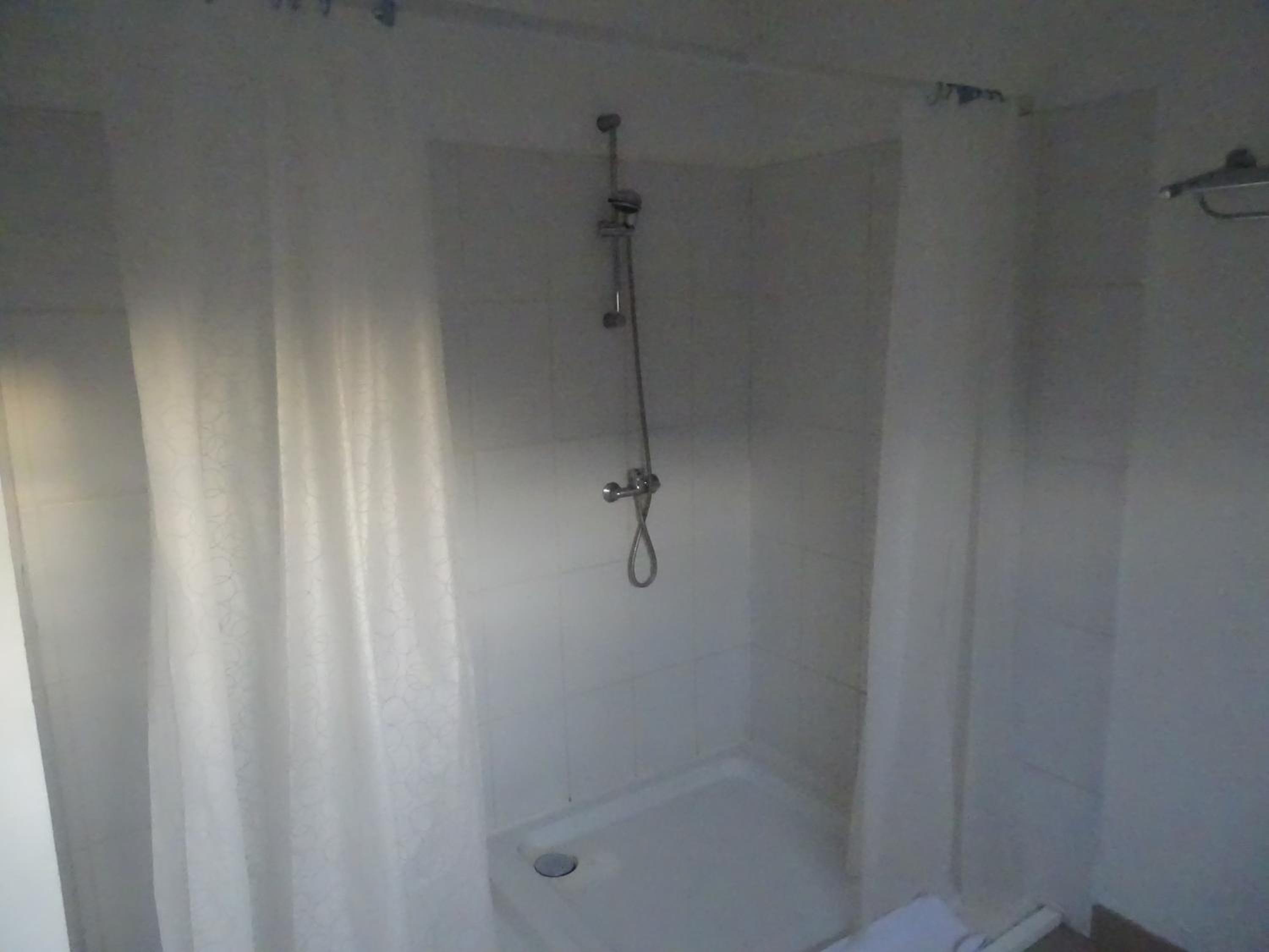 Family Apartment (6 Adults) - Photo 2