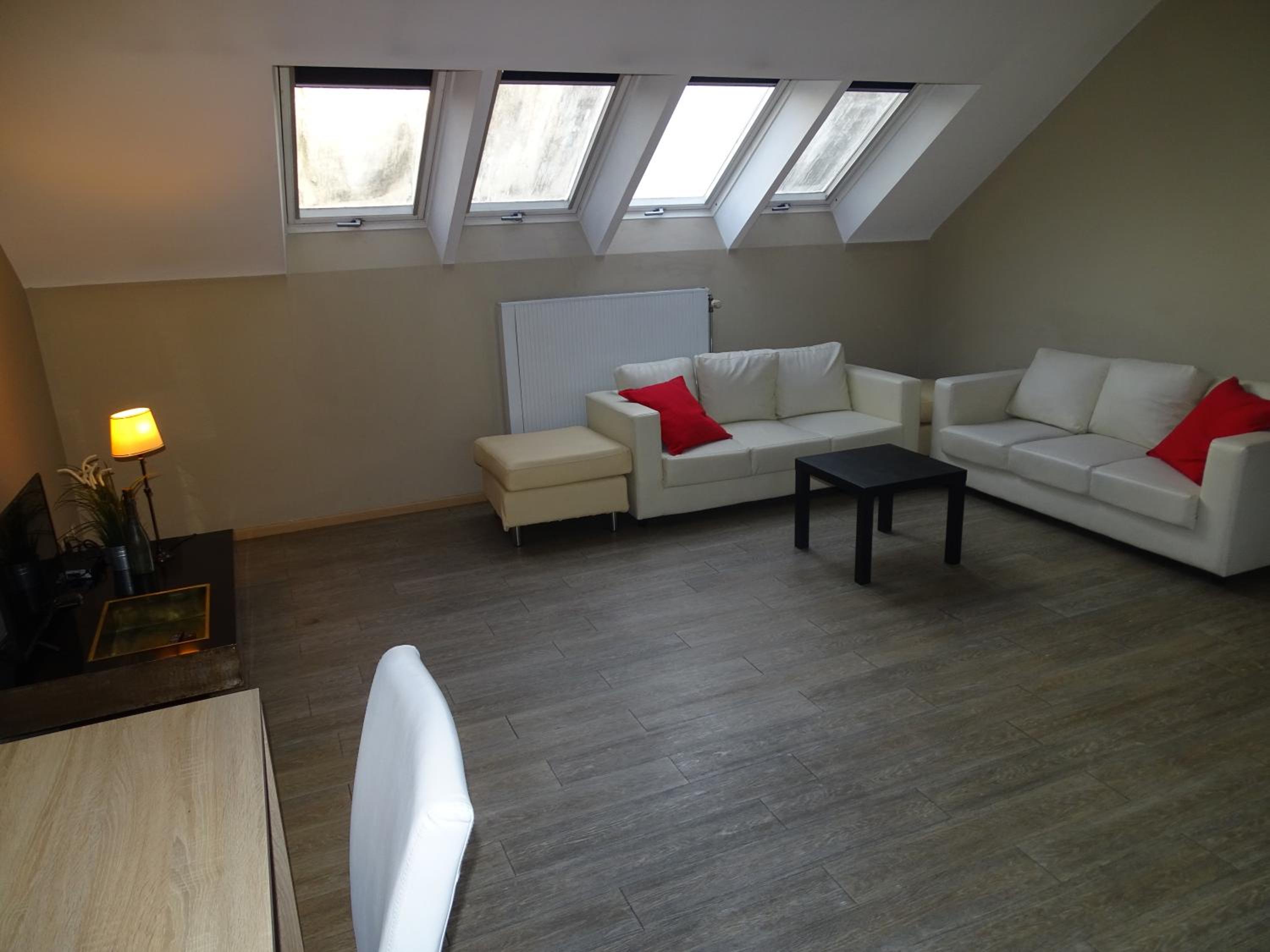 Family Apartment (6 Adults) - Photo 7