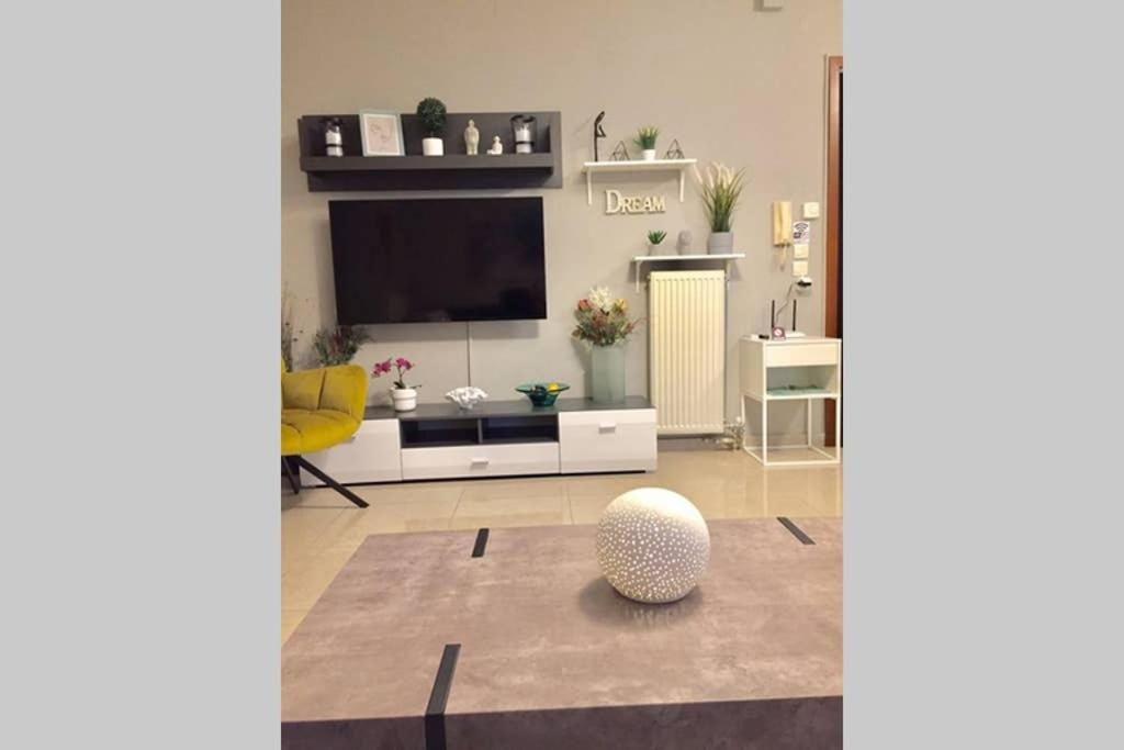 Two-Bedroom Apartment - Photo 4