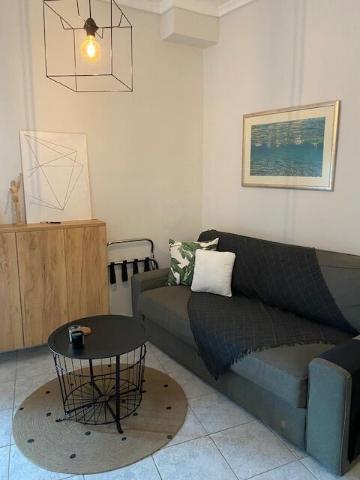 One-Bedroom Apartment - Photo 4