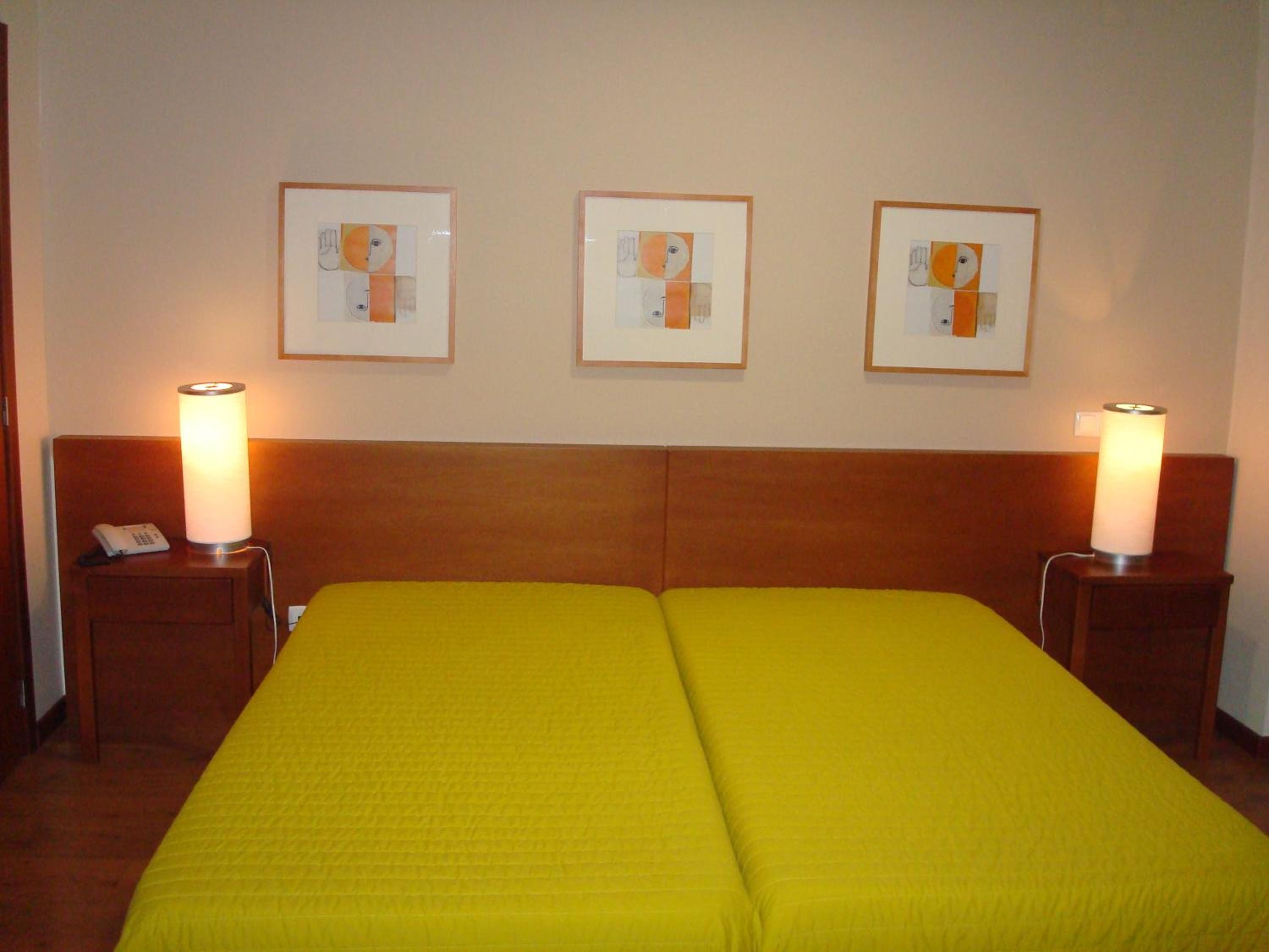 Twin Room - Photo 3