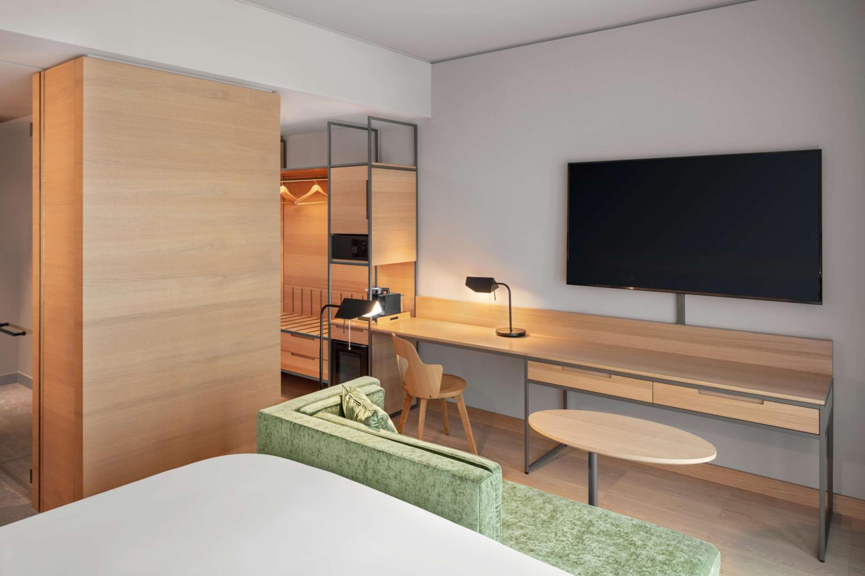 King Room - Club Access - Photo 11