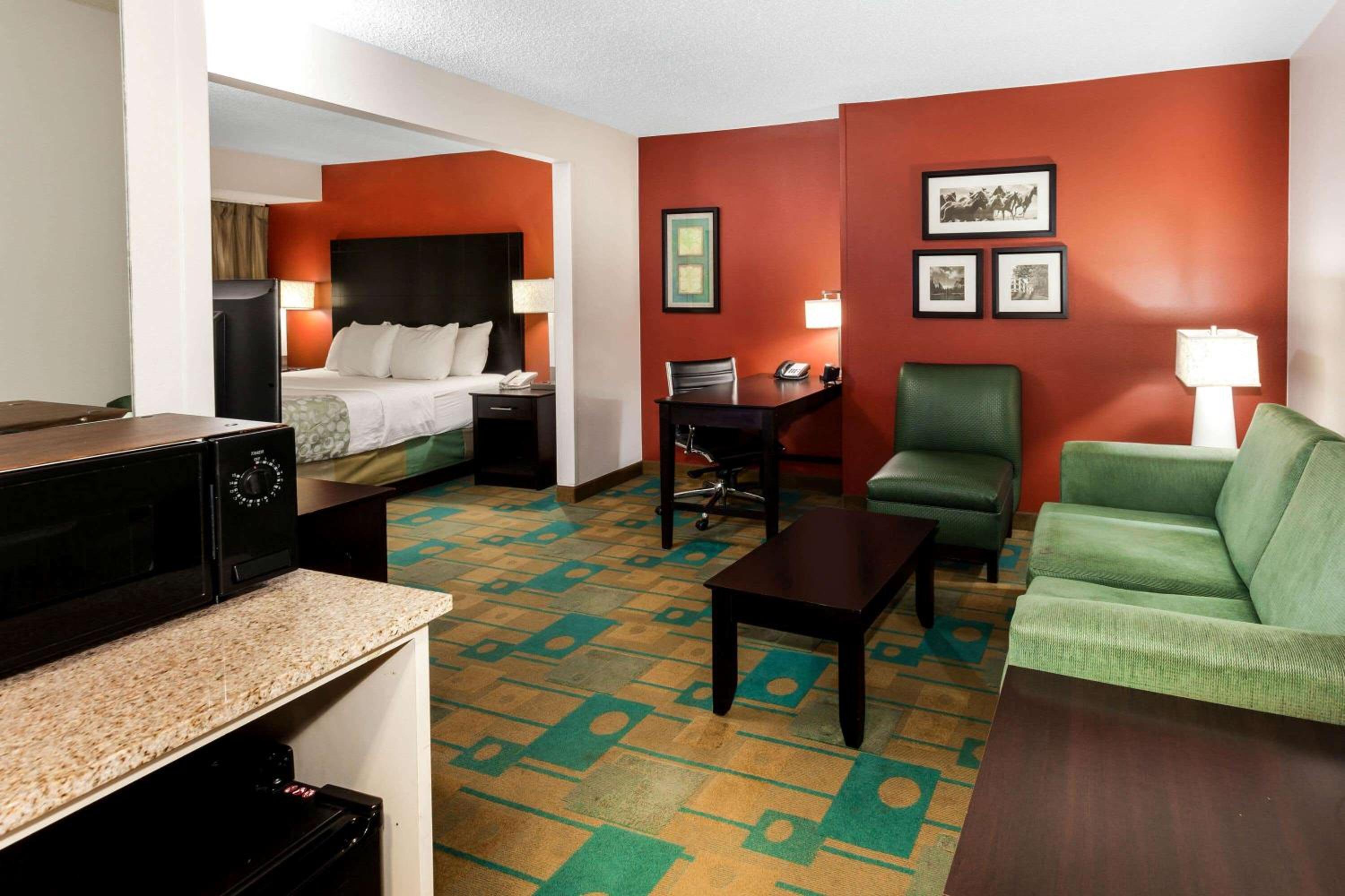 Executive King Room - Photo 2