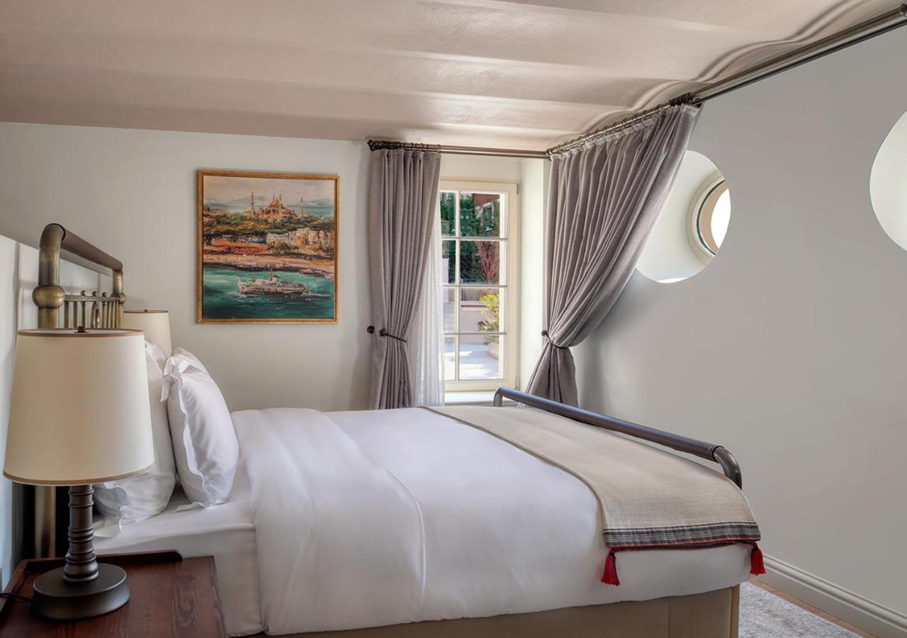 Heritage Vaulted Duplex Suite photo 1