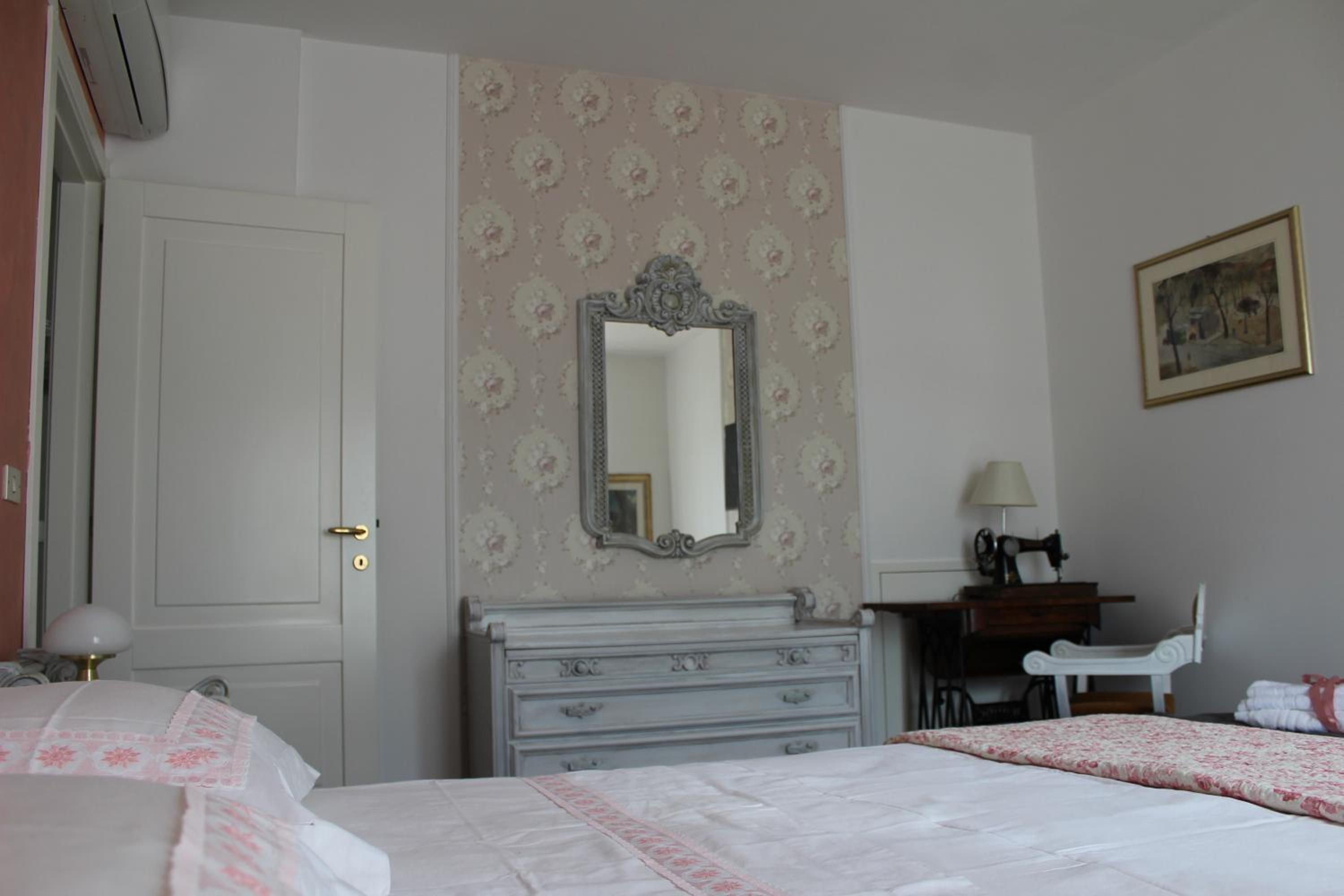Double Room with Private Bathroom photo 1