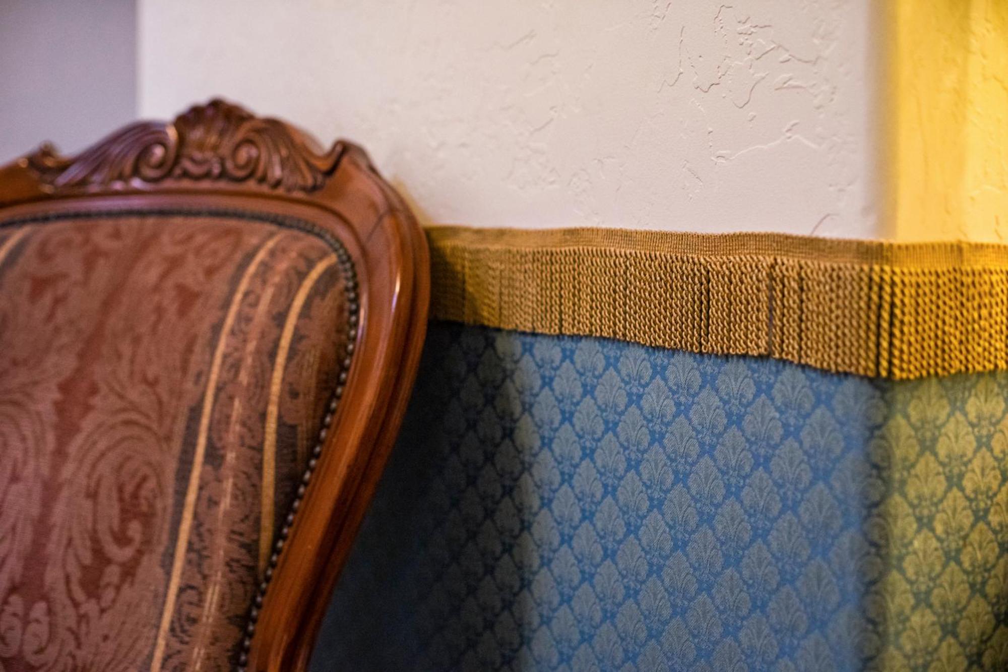 Queen Room Interior - Non-Smoking  - Photo 2