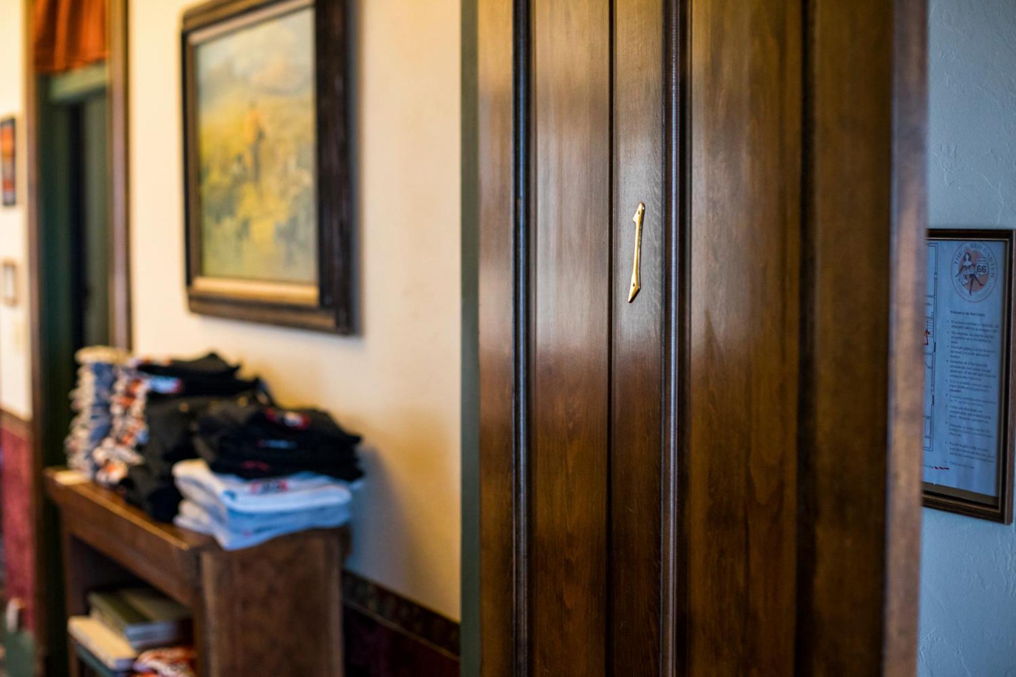 Deluxe Queen Room - Non Smoking  - Photo 8
