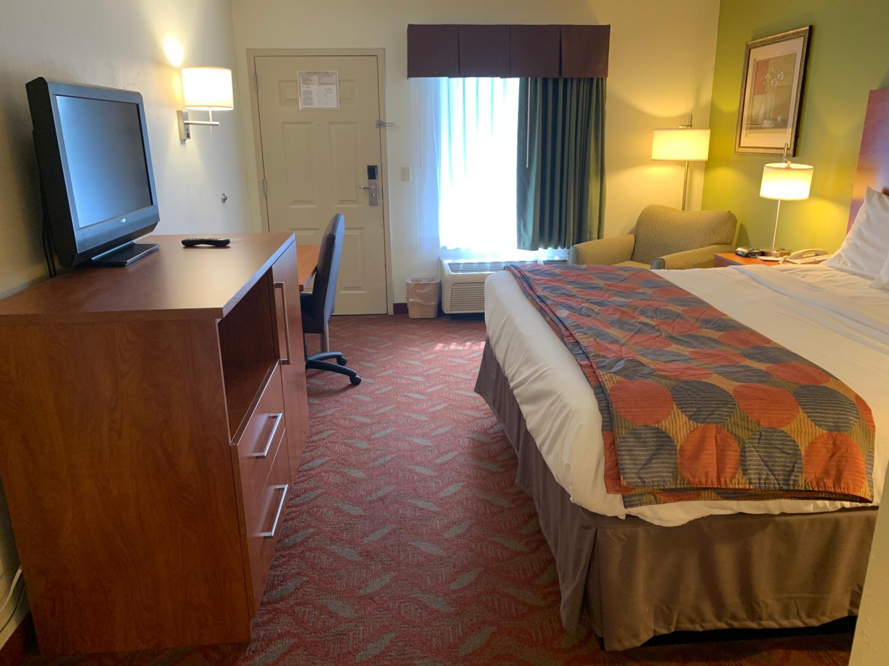 King Room - Non-Smoking - Photo 6