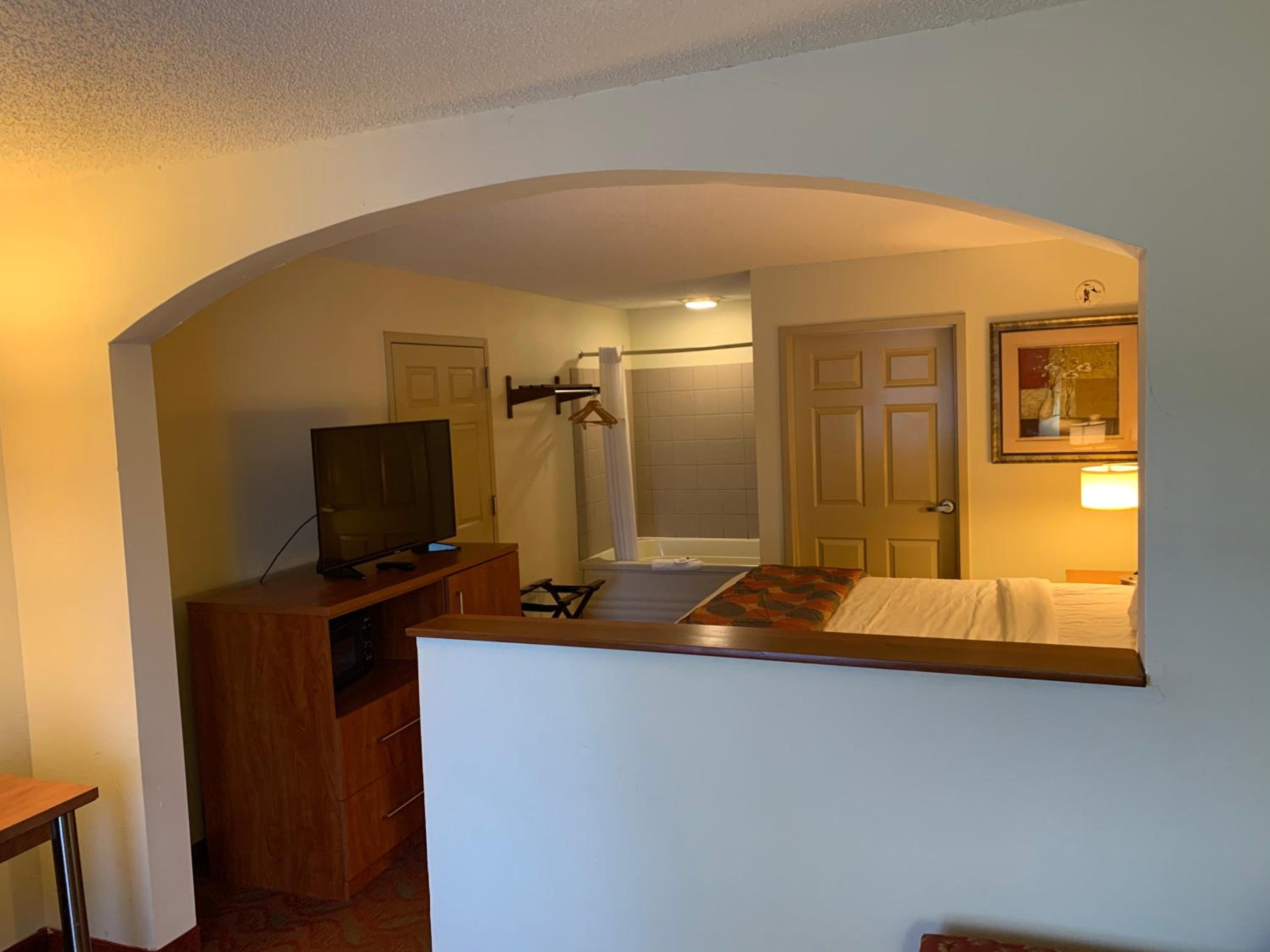 King Studio Suite -  Non-SmokingÂ  - Photo 2
