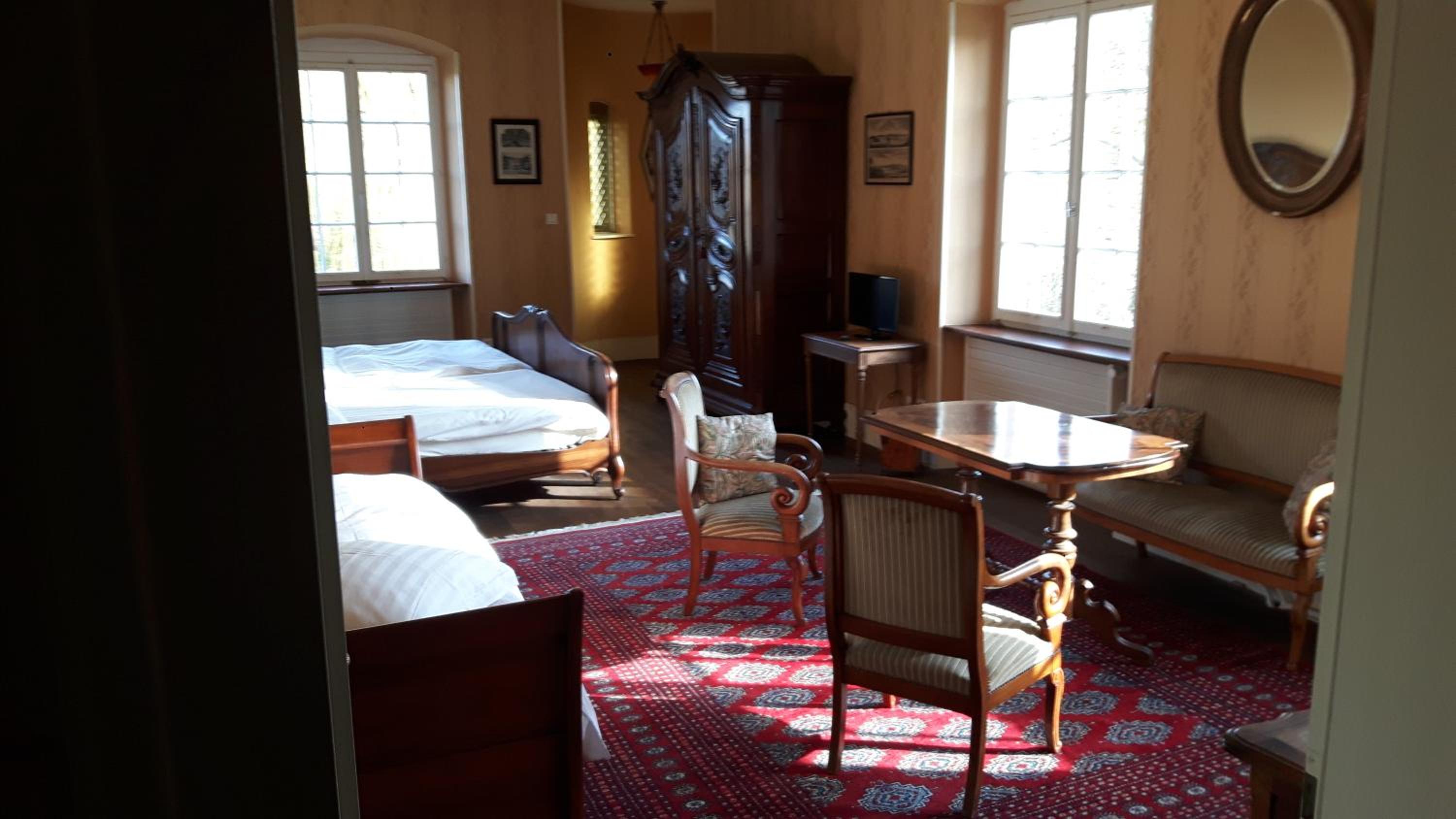 Standard Twin Room with Sofa photo 1