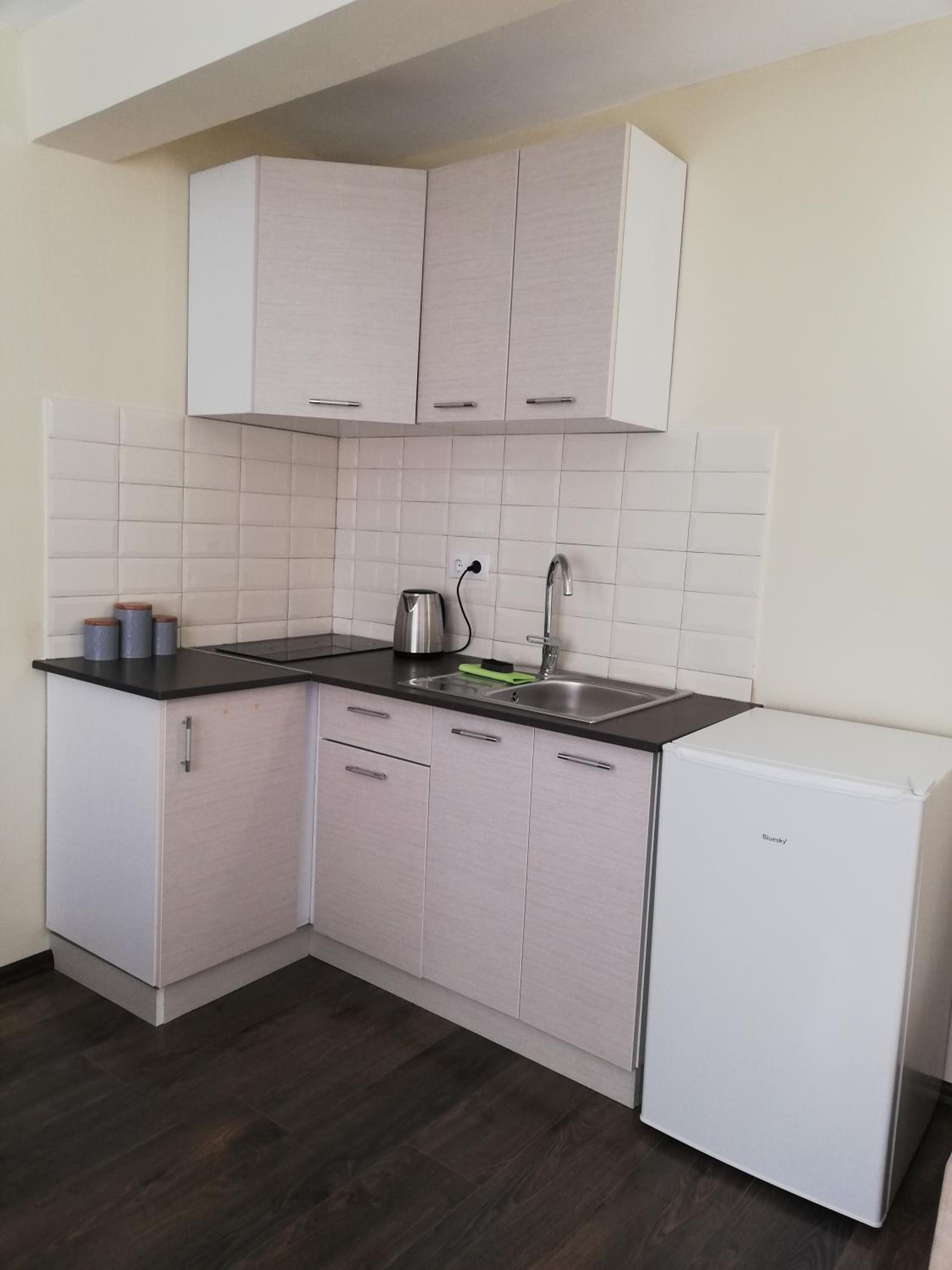 One-Bedroom Apartment - Photo 6
