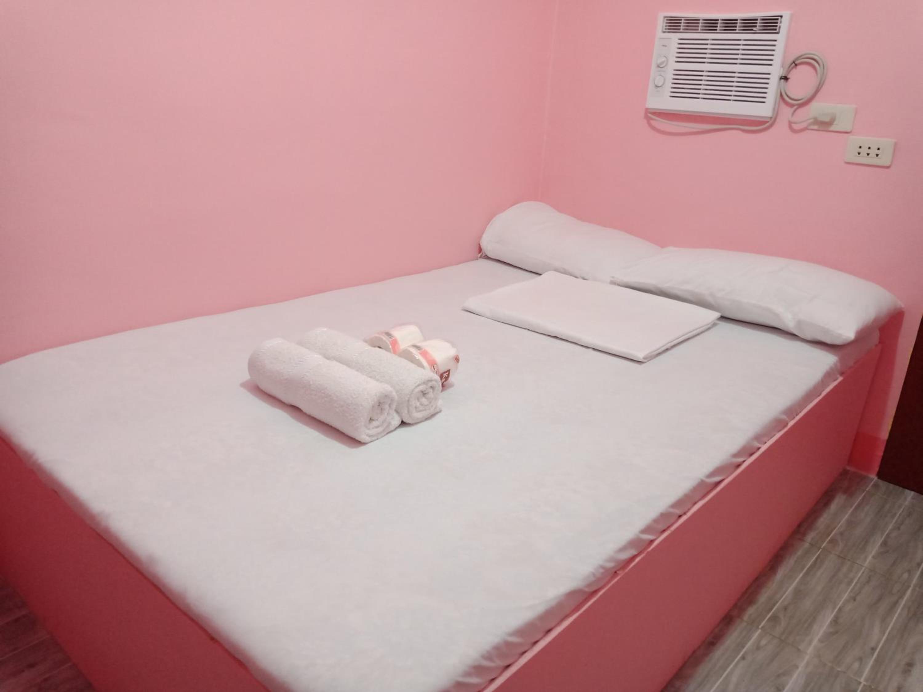 Standard Twin Room - Photo 1