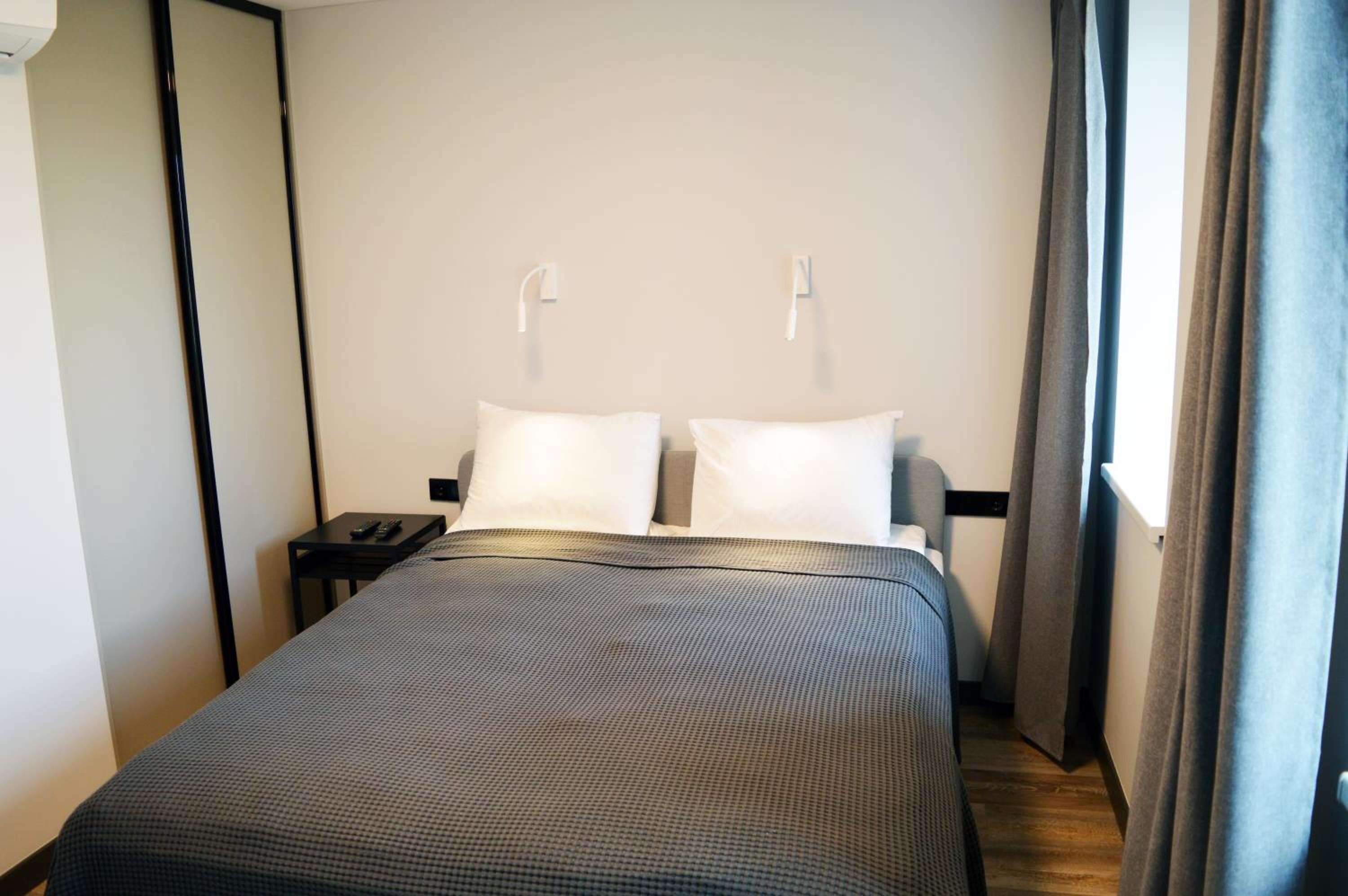 Small Double Room - Photo 1