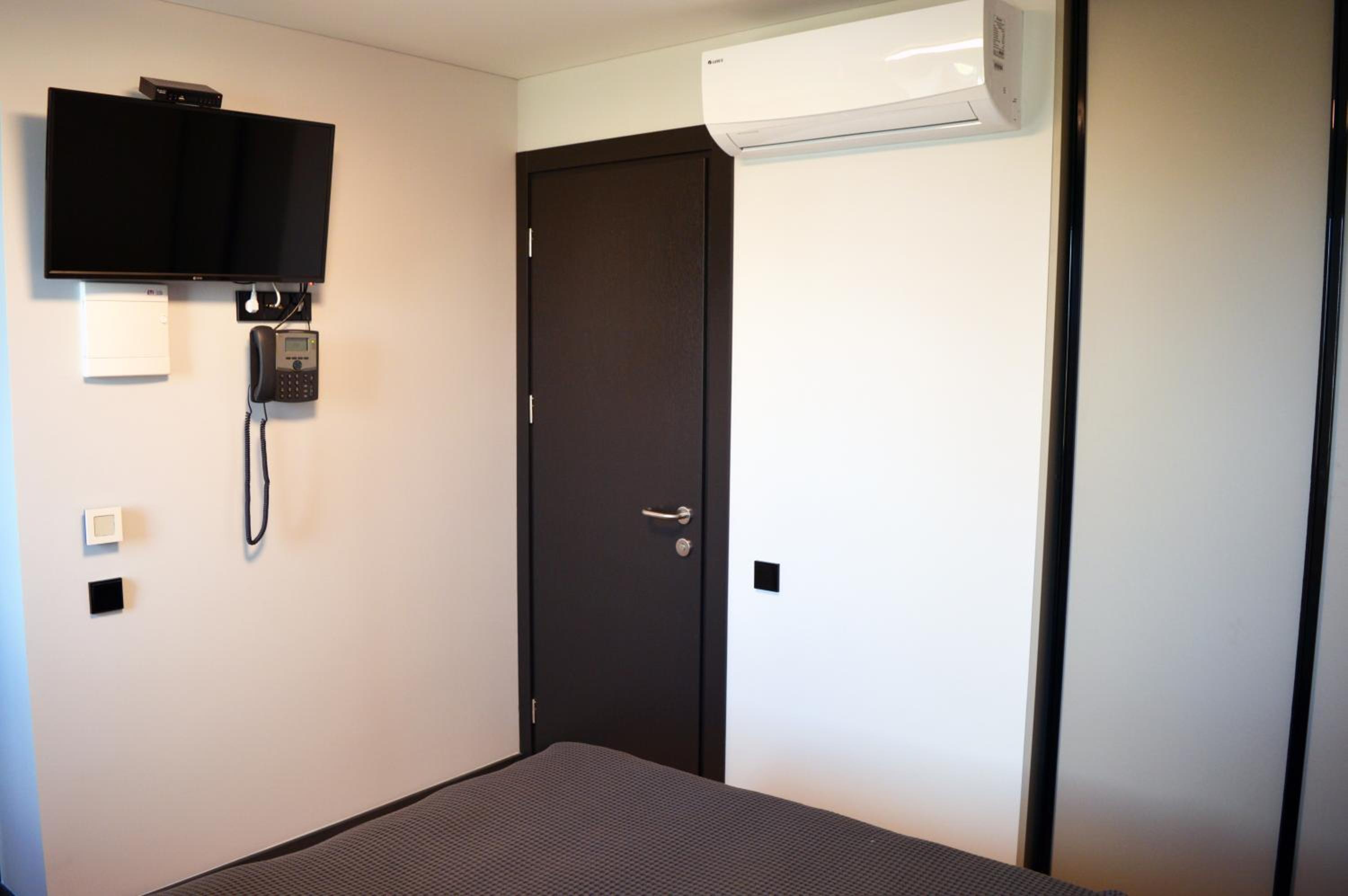 Small Double Room - Photo 3