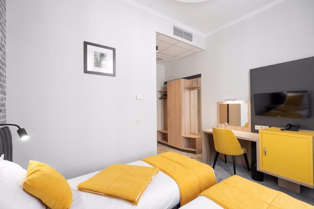 Standard Double Room photo 3