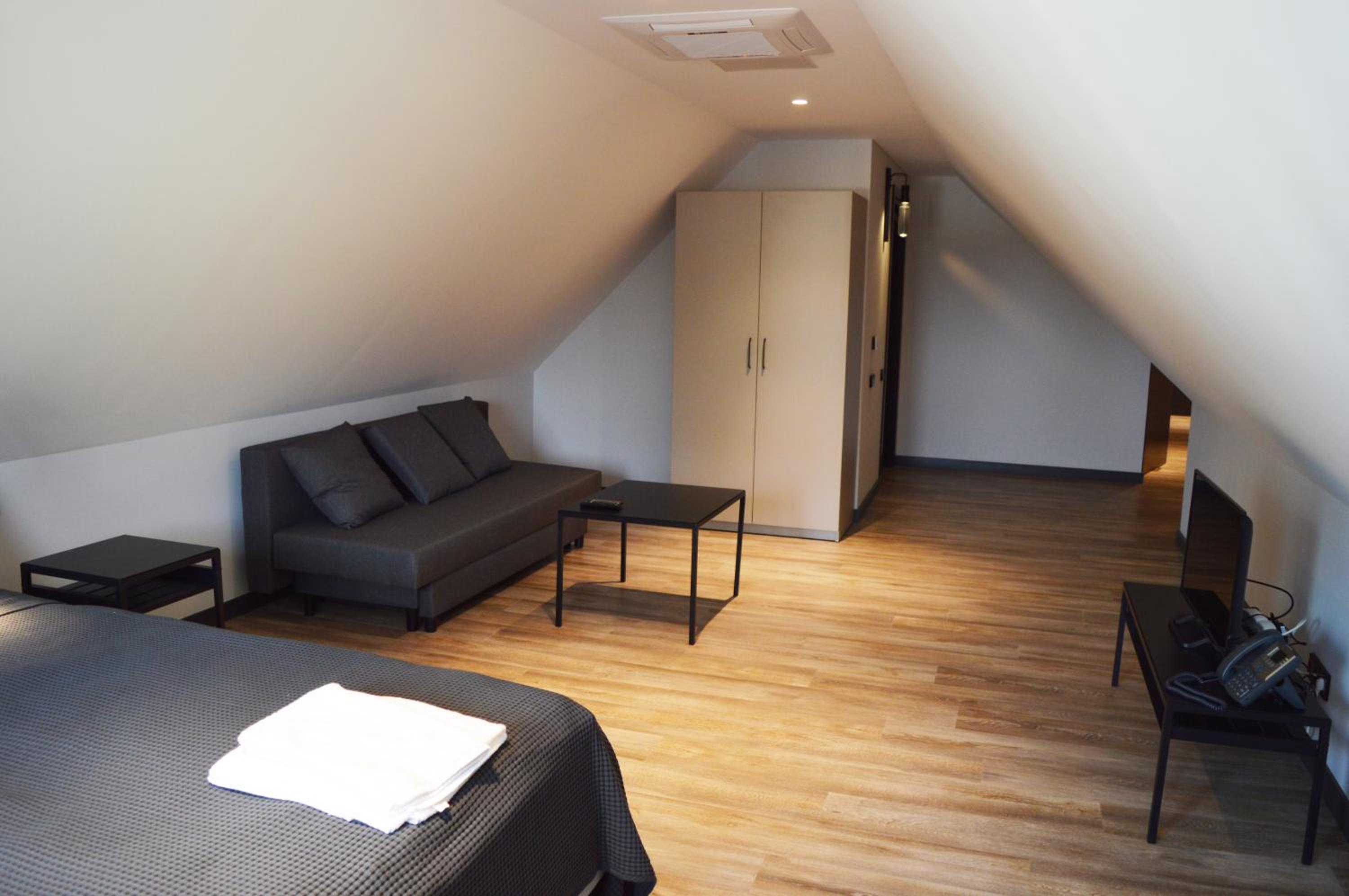 Quadruple Room with Shower - Photo 3