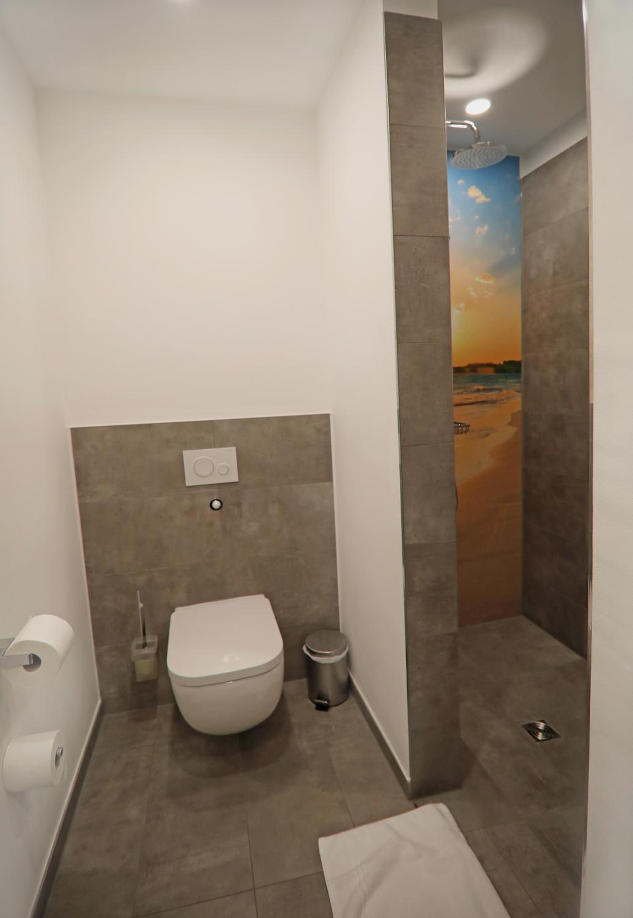 Twin Room with Private Bathroom photo 3