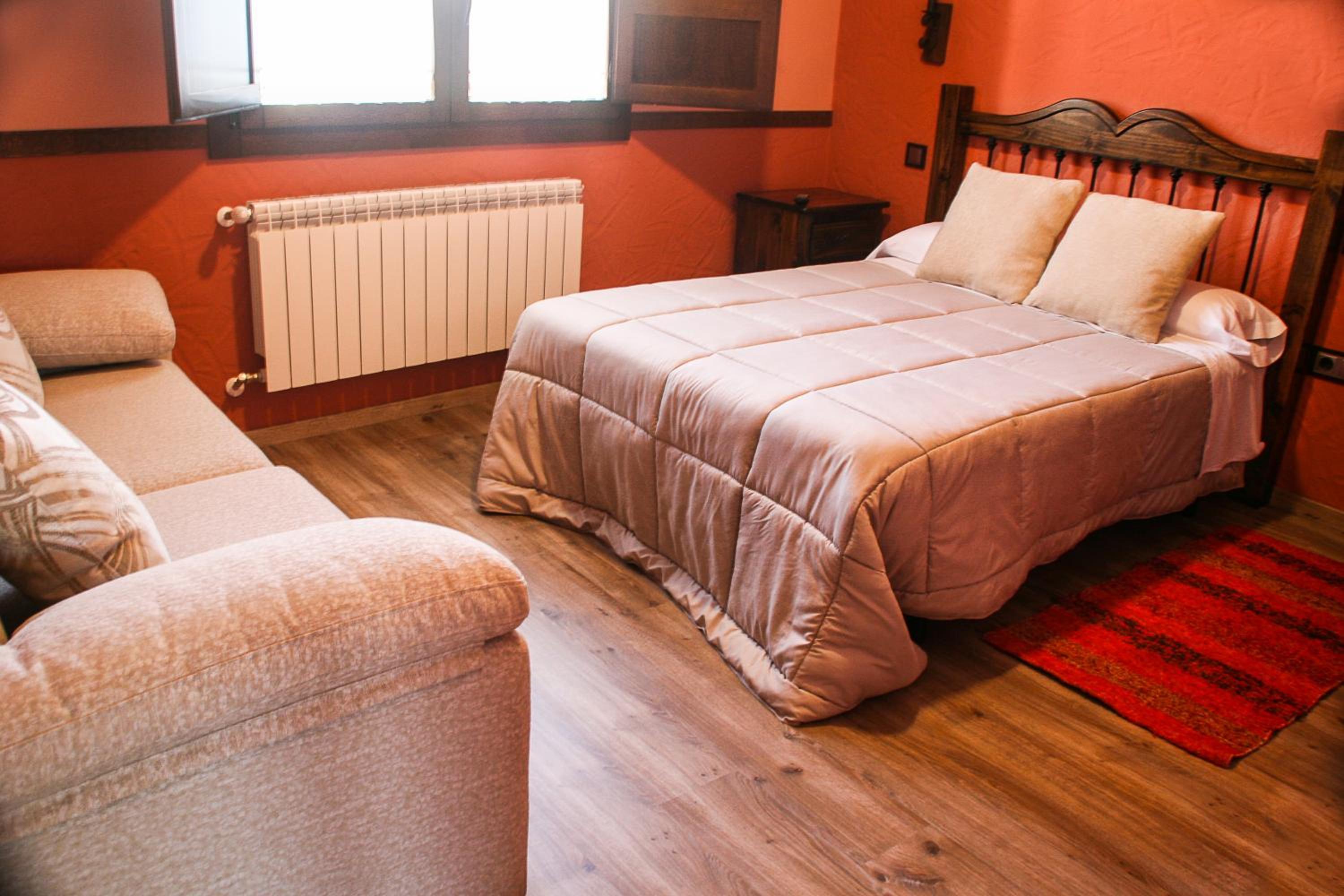 Superior Four-Bedroom House photo 2