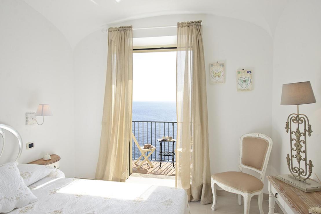 Double Room with Sea View - Photo 10