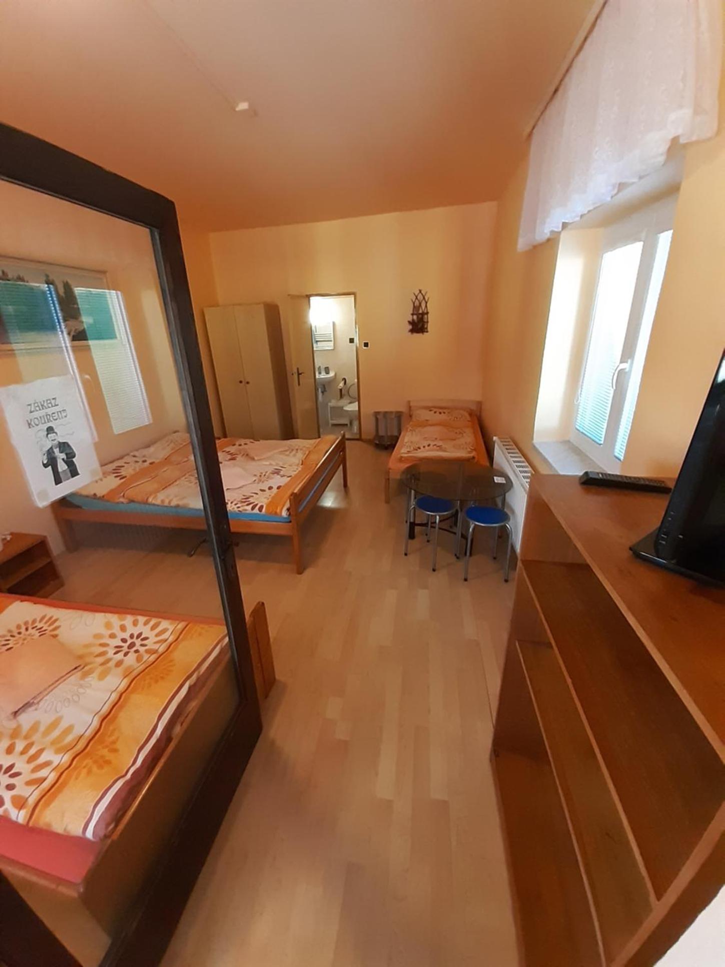 Quadruple Room - Disability Access photo 1