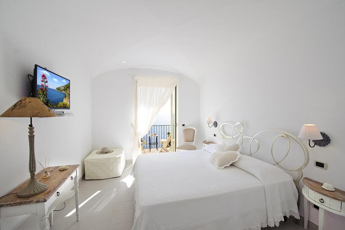 Double Room with Sea View - Photo 12