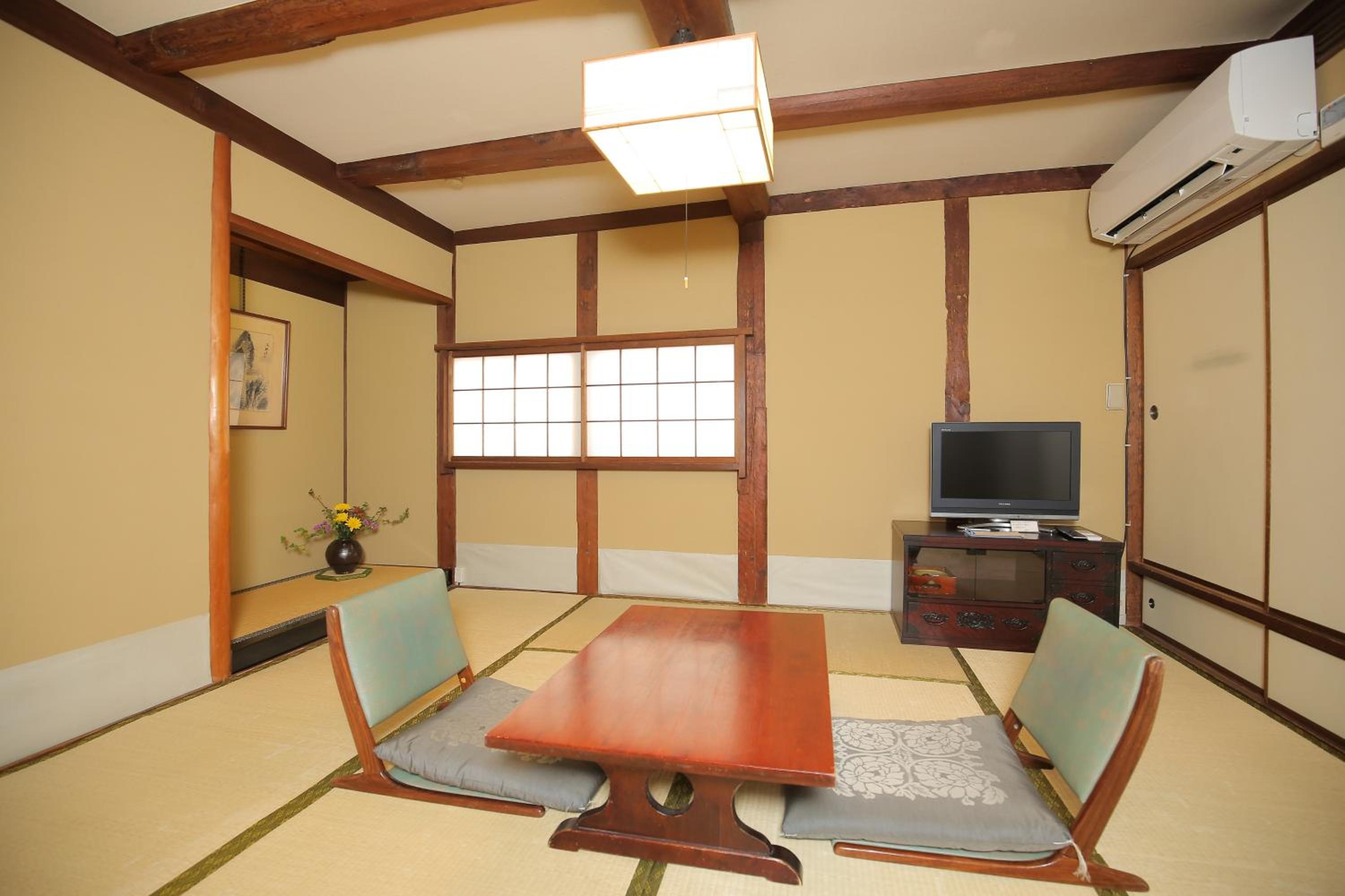 Japanese-Style Quadruple Room