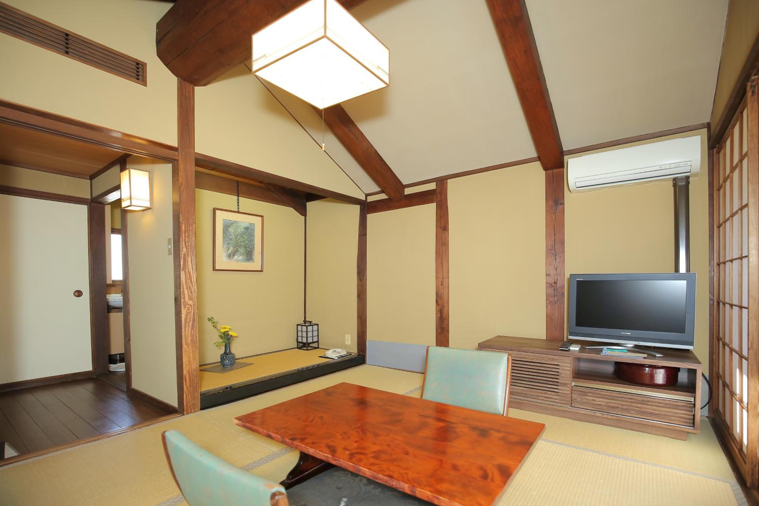 Twin Room with Shared Bathroom