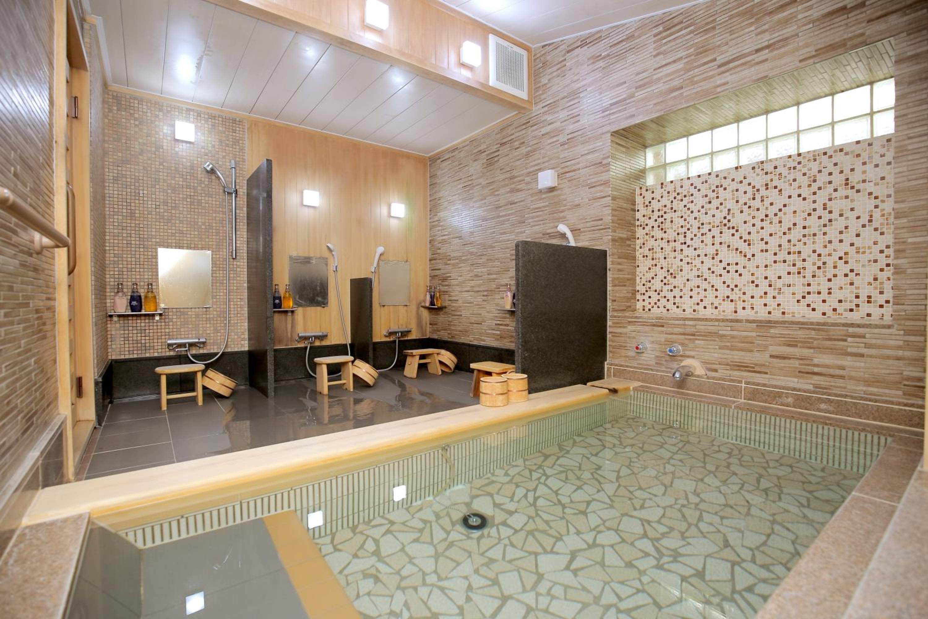 Japanese-Style Quadruple Room photo 3