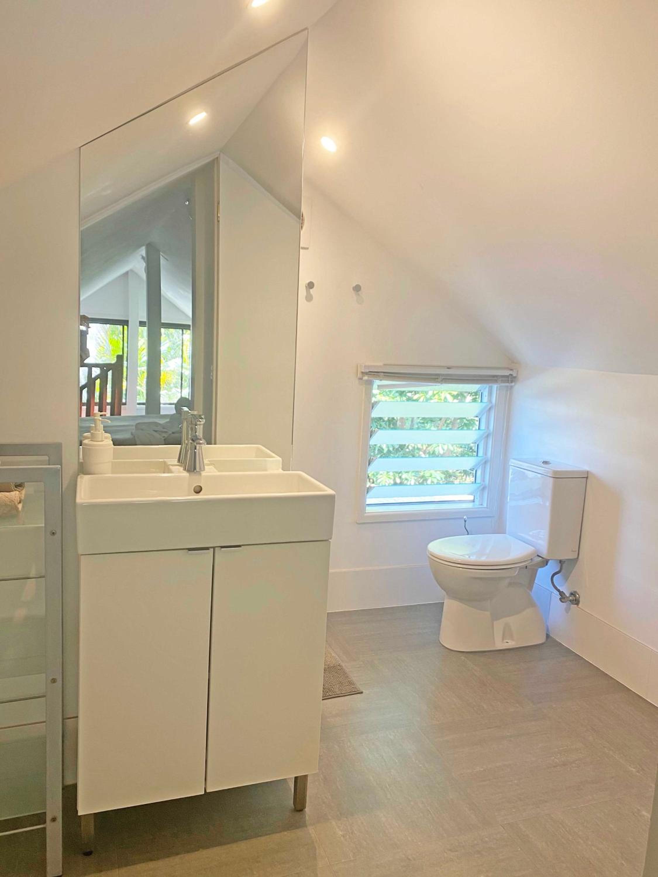 Loft Studio with Private Bathroom thumbnail 6