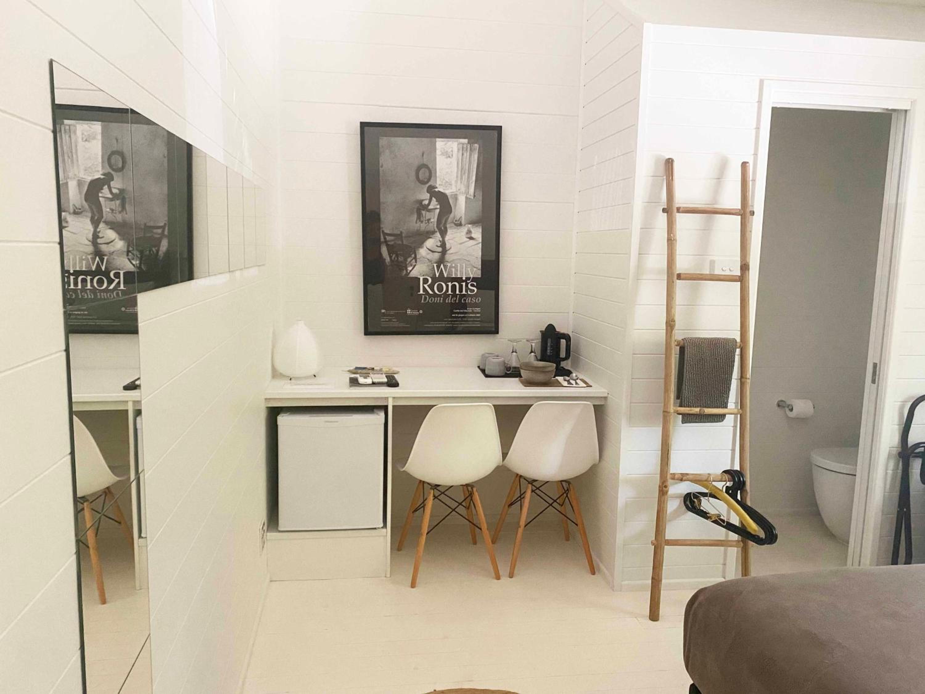 Queen Room with Private External Bathroom