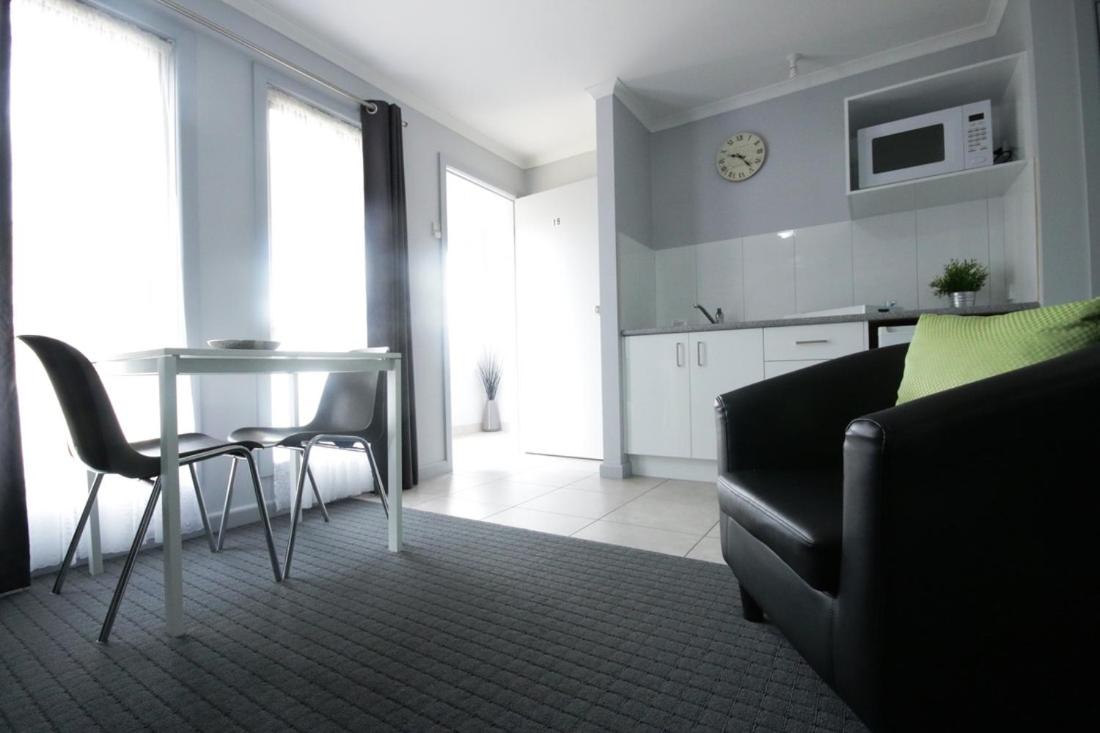 One-Bedroom Villa - Photo 8