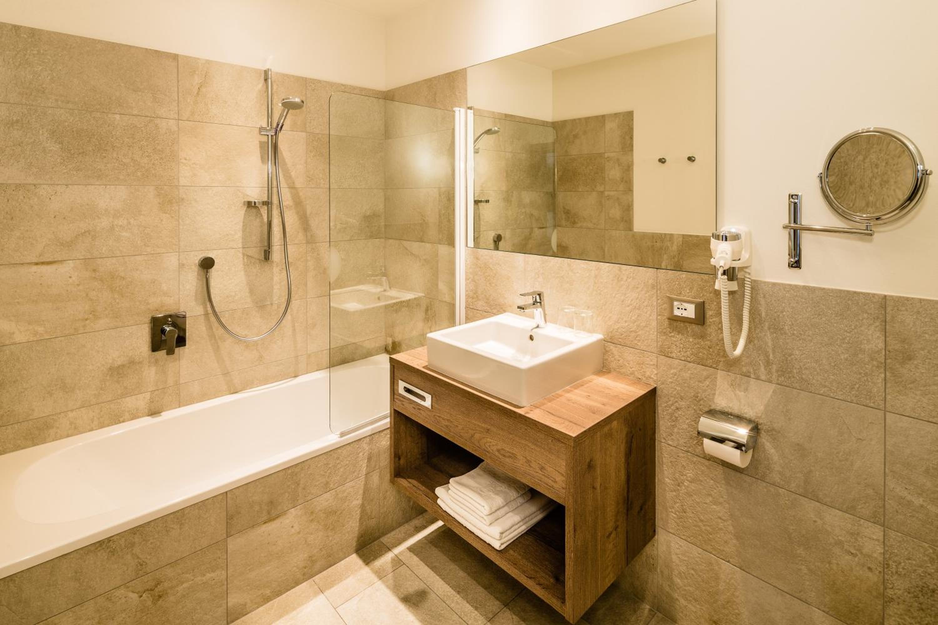 Superior Double or Twin Room photo 3