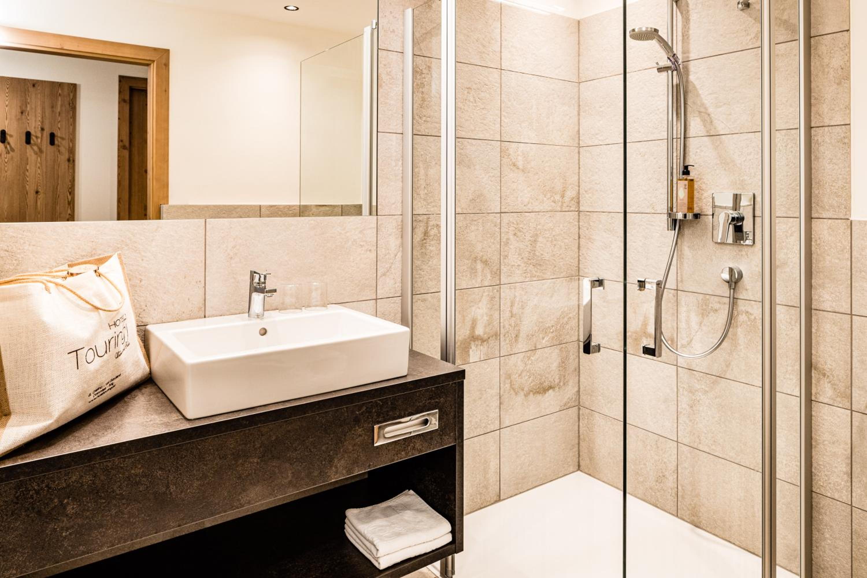 Deluxe Double Room with Balcony photo 2