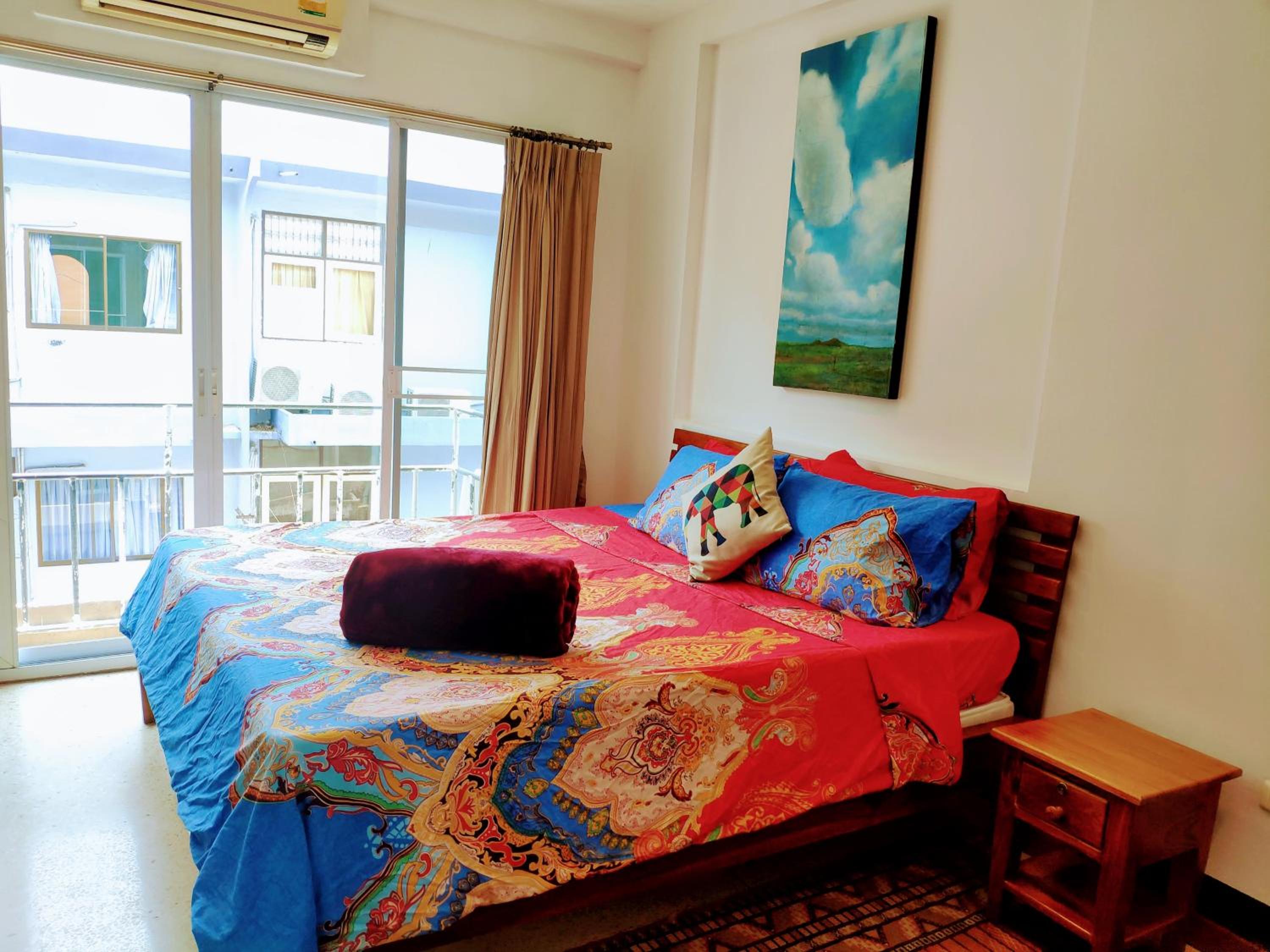 Studio Apartment photo 1