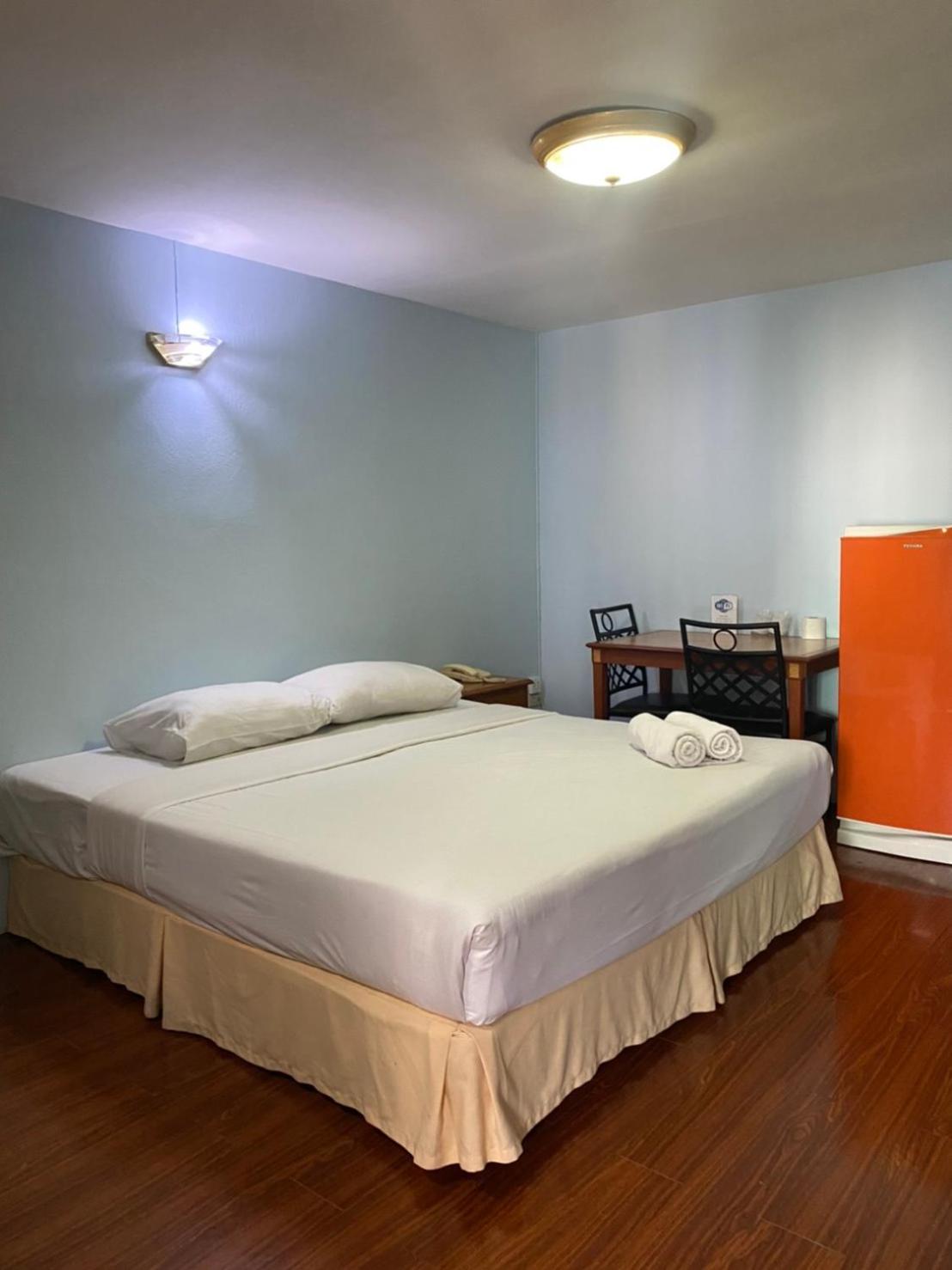 Studio Apartment photo 3