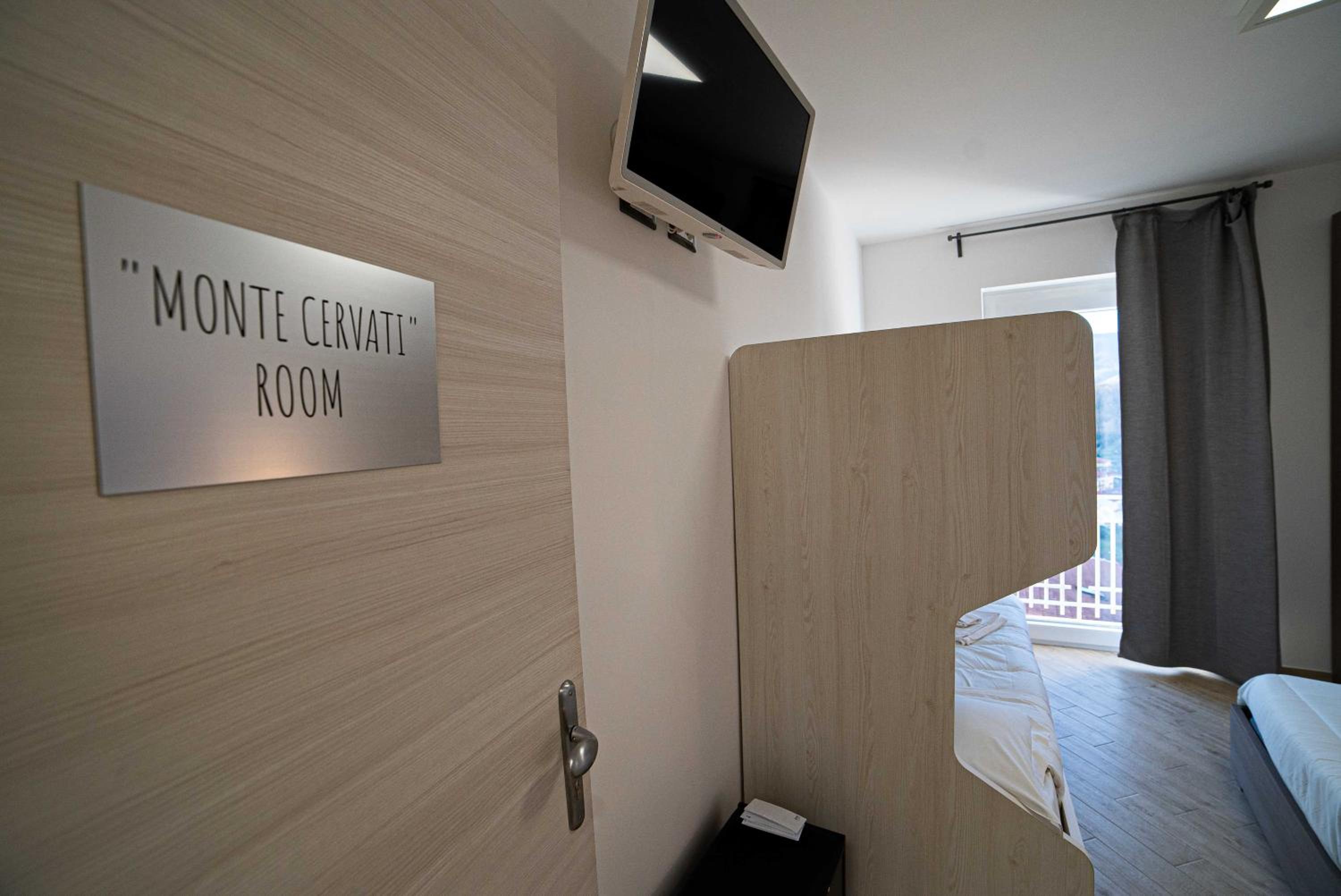Quadruple Room - Photo 3